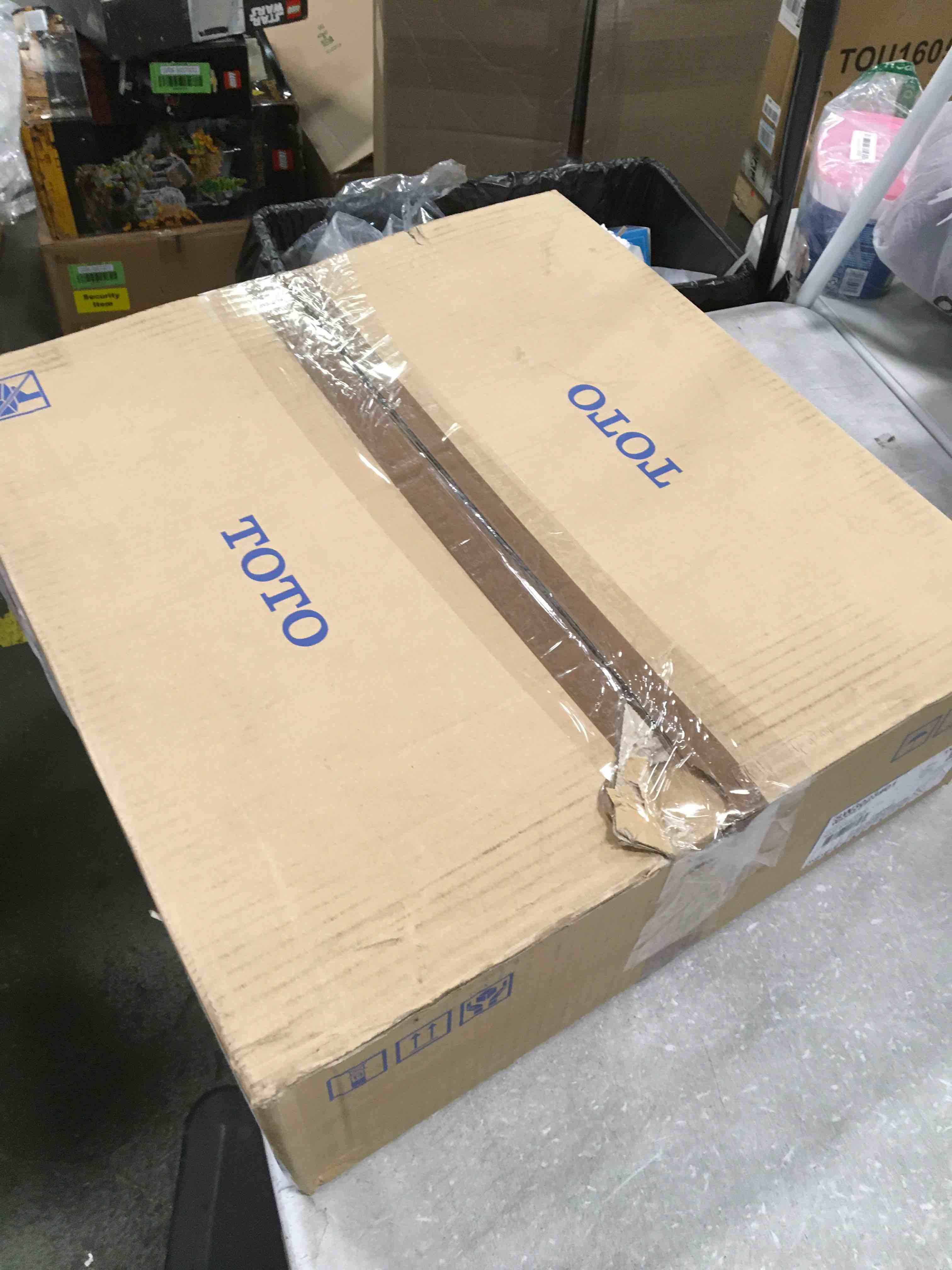 https://s3.amazonaws.com/lotting-images-prod/bidfta/GRN5857975_1704977300828.jpeg