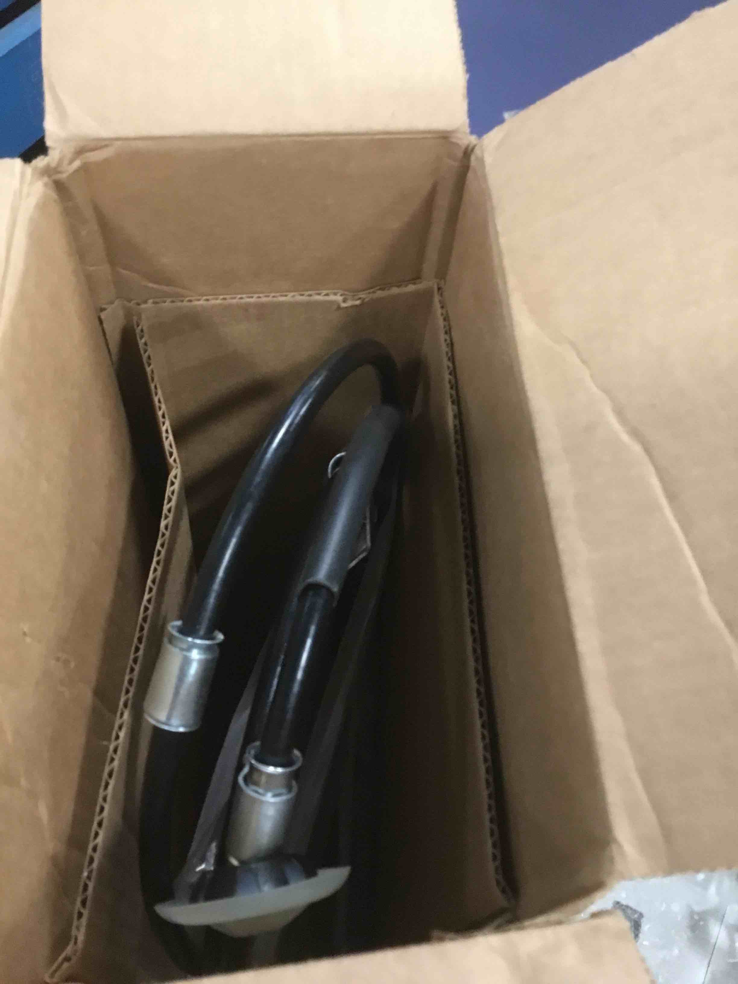 https://s3.amazonaws.com/lotting-images-prod/bidfta/GRN5858660_1705429007336.jpeg