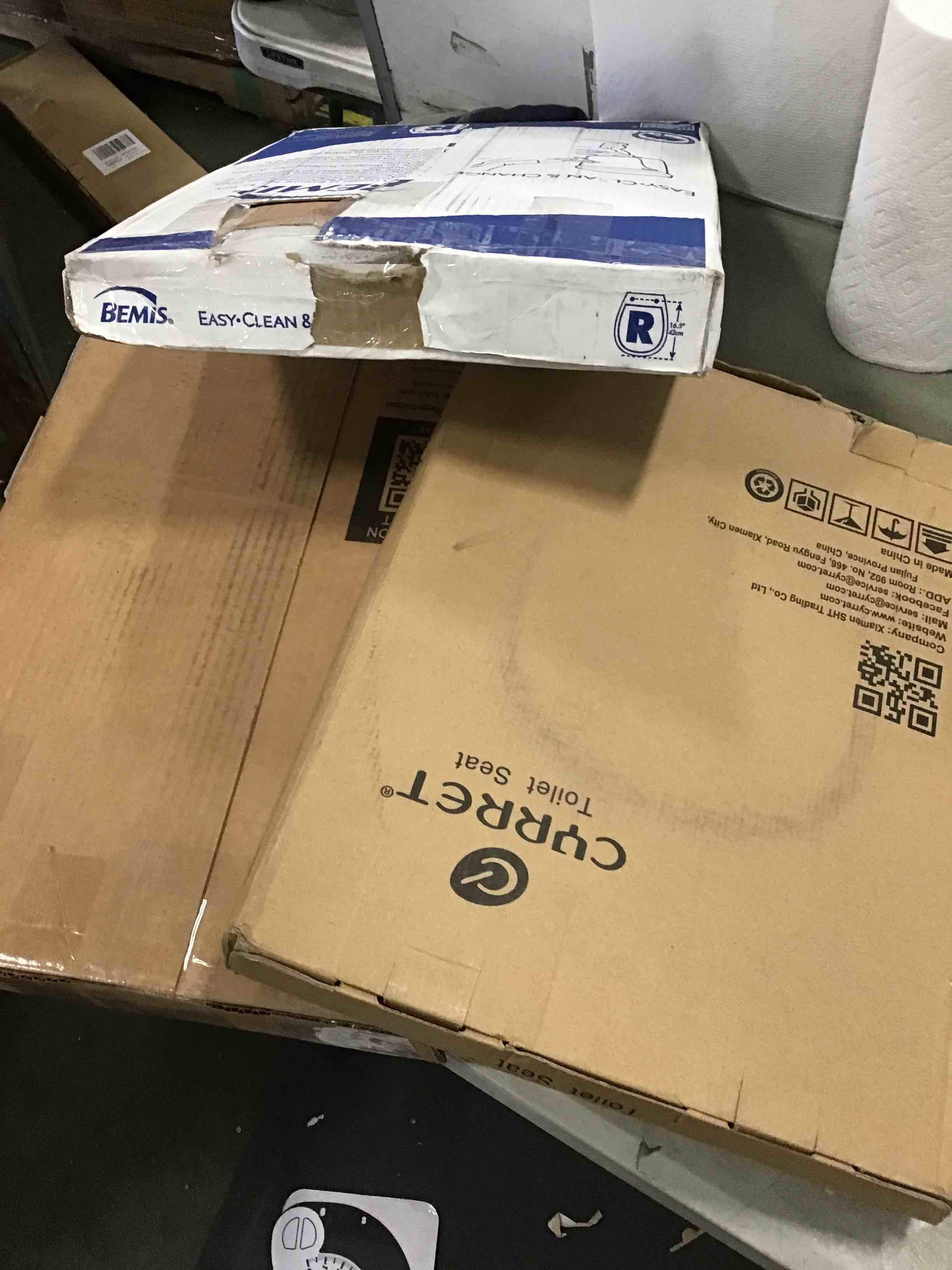 Assortment of Round Bowl Seats, fits all round toilets, different styles and different sizes, from different brands,