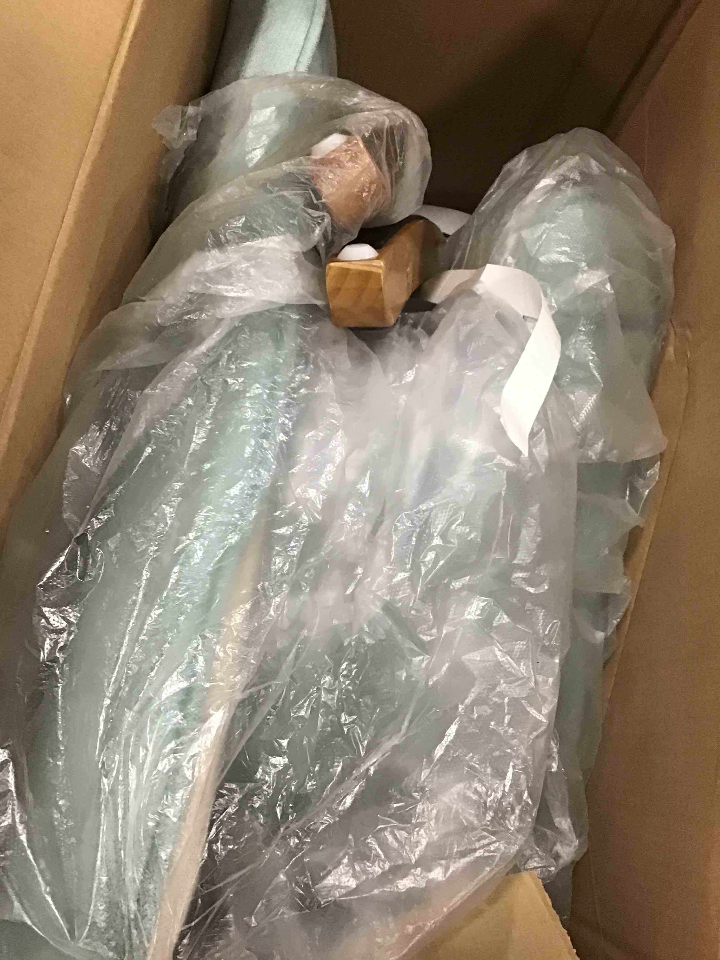 https://s3.amazonaws.com/lotting-images-prod/bidfta/GRN5859083_1705589048395.jpeg