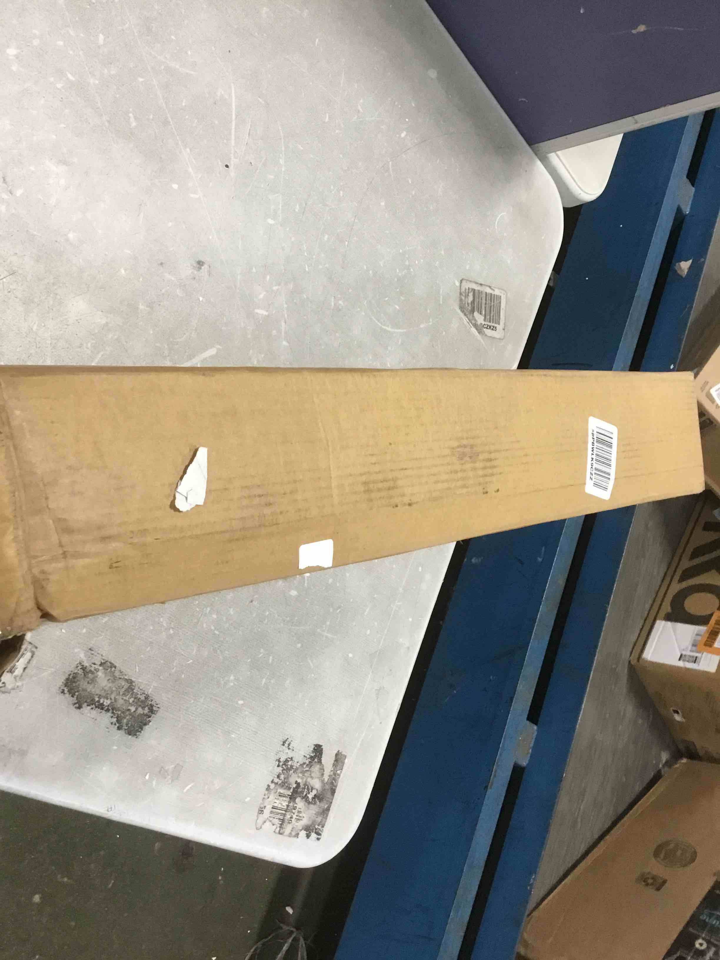https://s3.amazonaws.com/lotting-images-prod/bidfta/GRN5862568_1704738802261.jpeg
