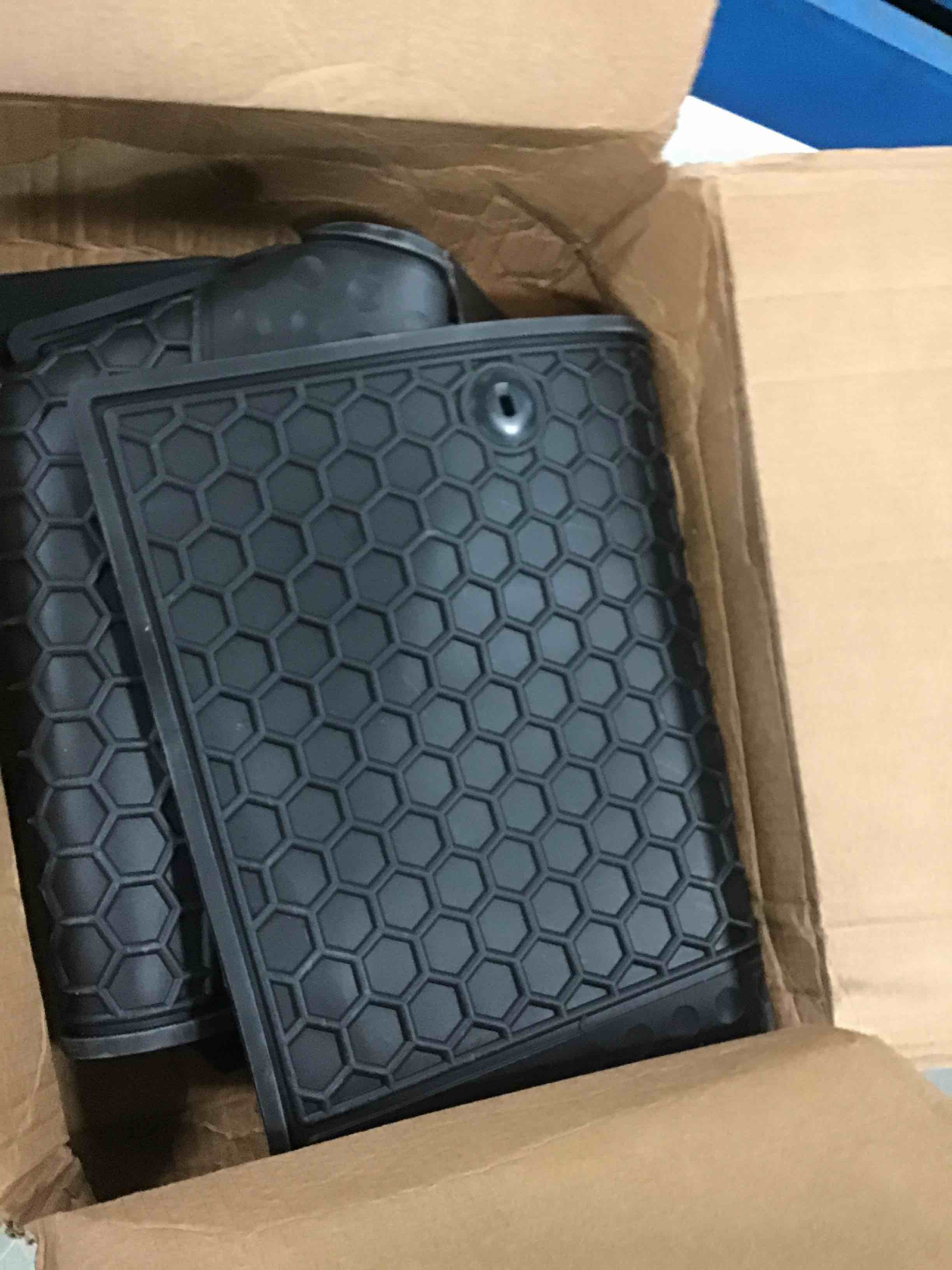 https://s3.amazonaws.com/lotting-images-prod/bidfta/GRN5863253_1704997598718.jpeg