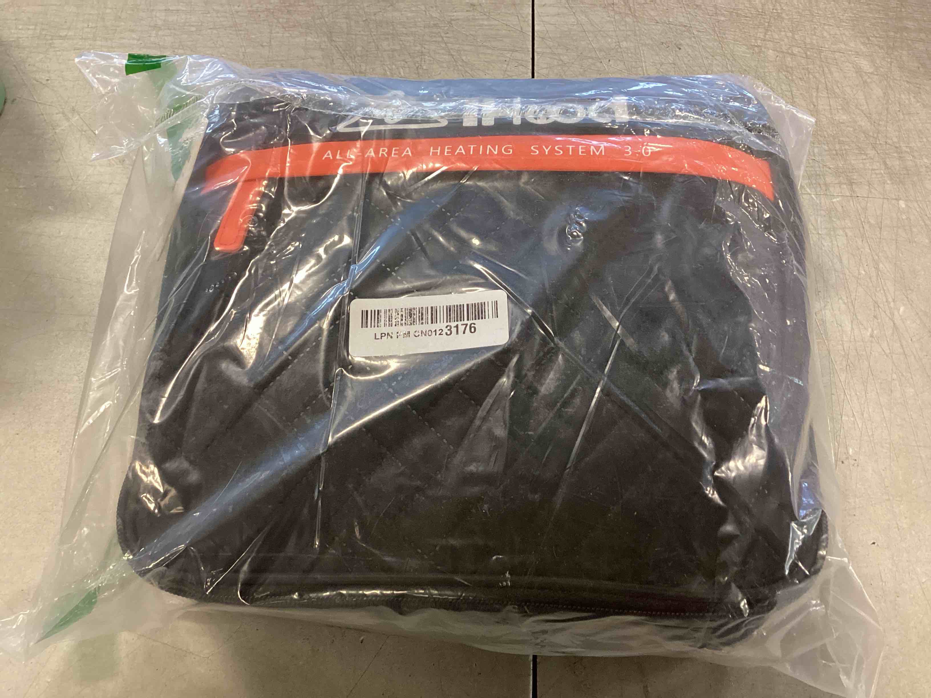 https://s3.amazonaws.com/lotting-images-prod/bidfta/GRN5866865_1707225628574.jpeg