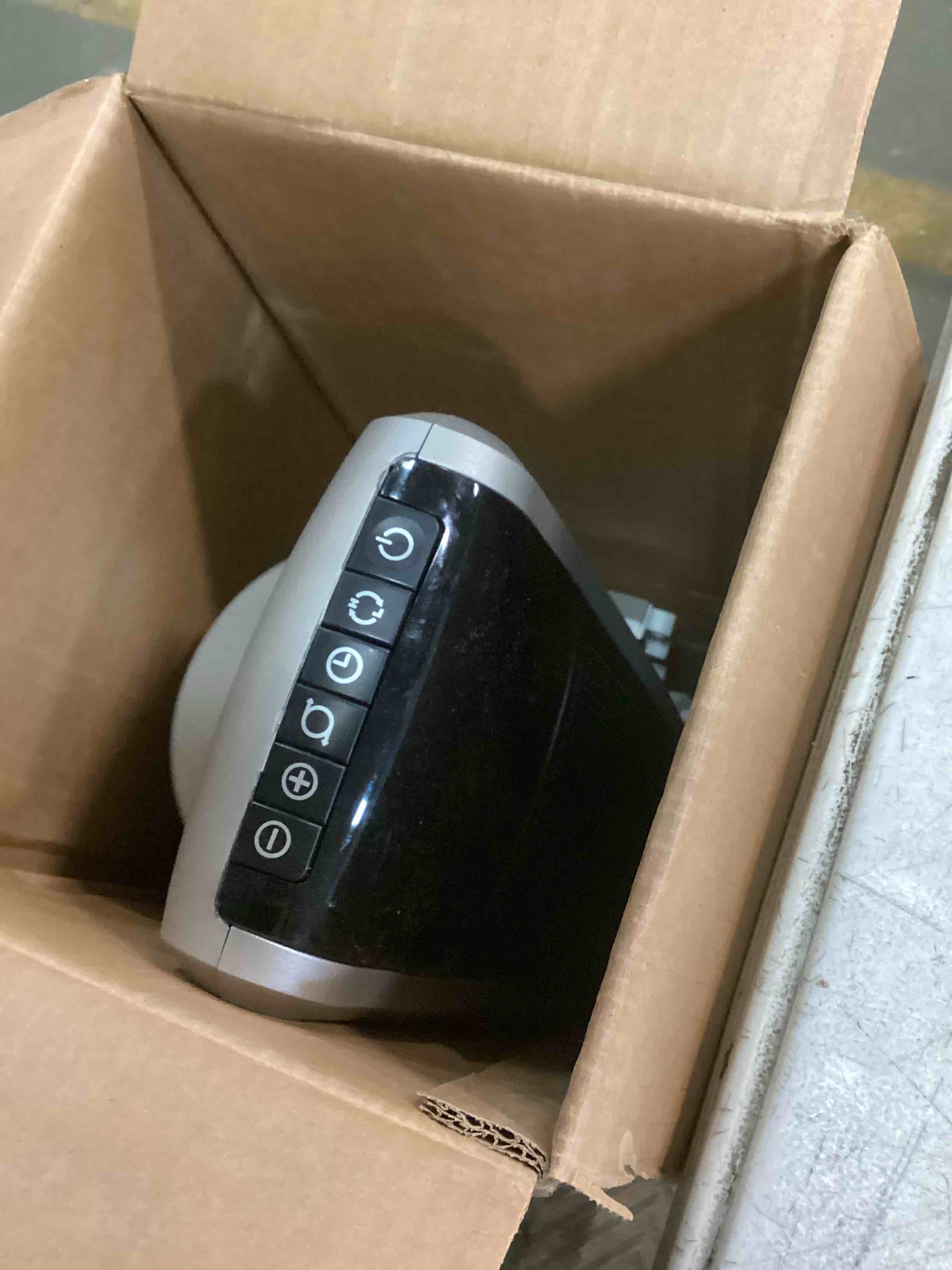 https://s3.amazonaws.com/lotting-images-prod/bidfta/GRN5872001_1706357898136.jpeg