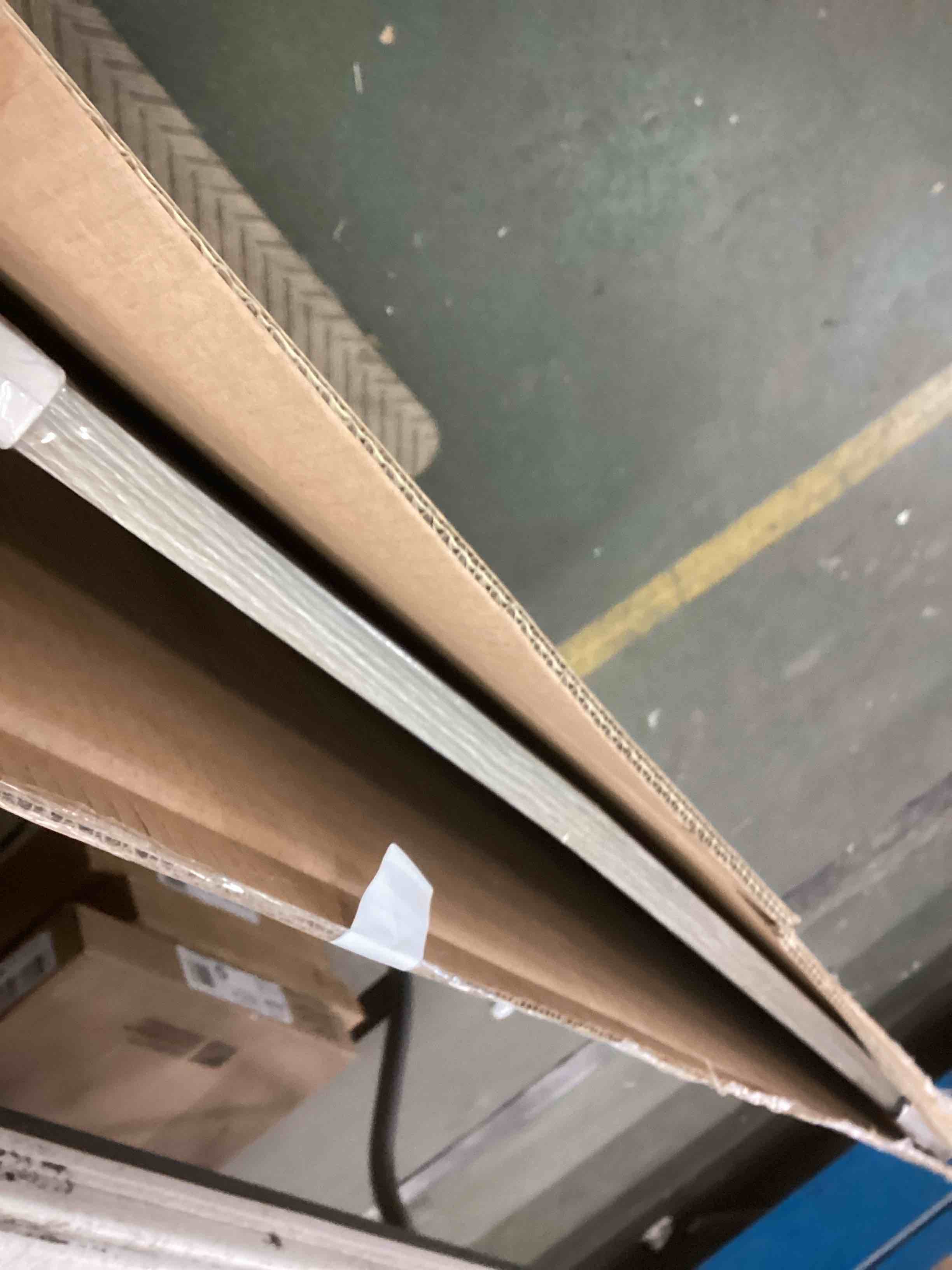 https://s3.amazonaws.com/lotting-images-prod/bidfta/GRN5872127_1706375472359.jpeg