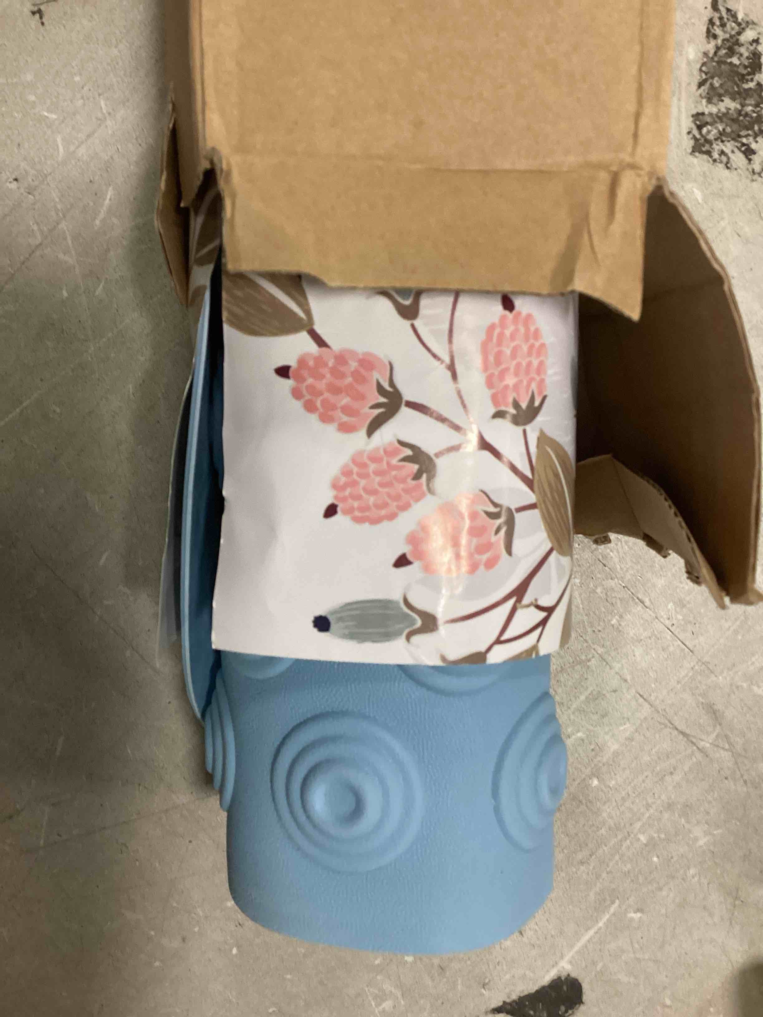 https://s3.amazonaws.com/lotting-images-prod/bidfta/GRN5874137_1707307493863.jpeg