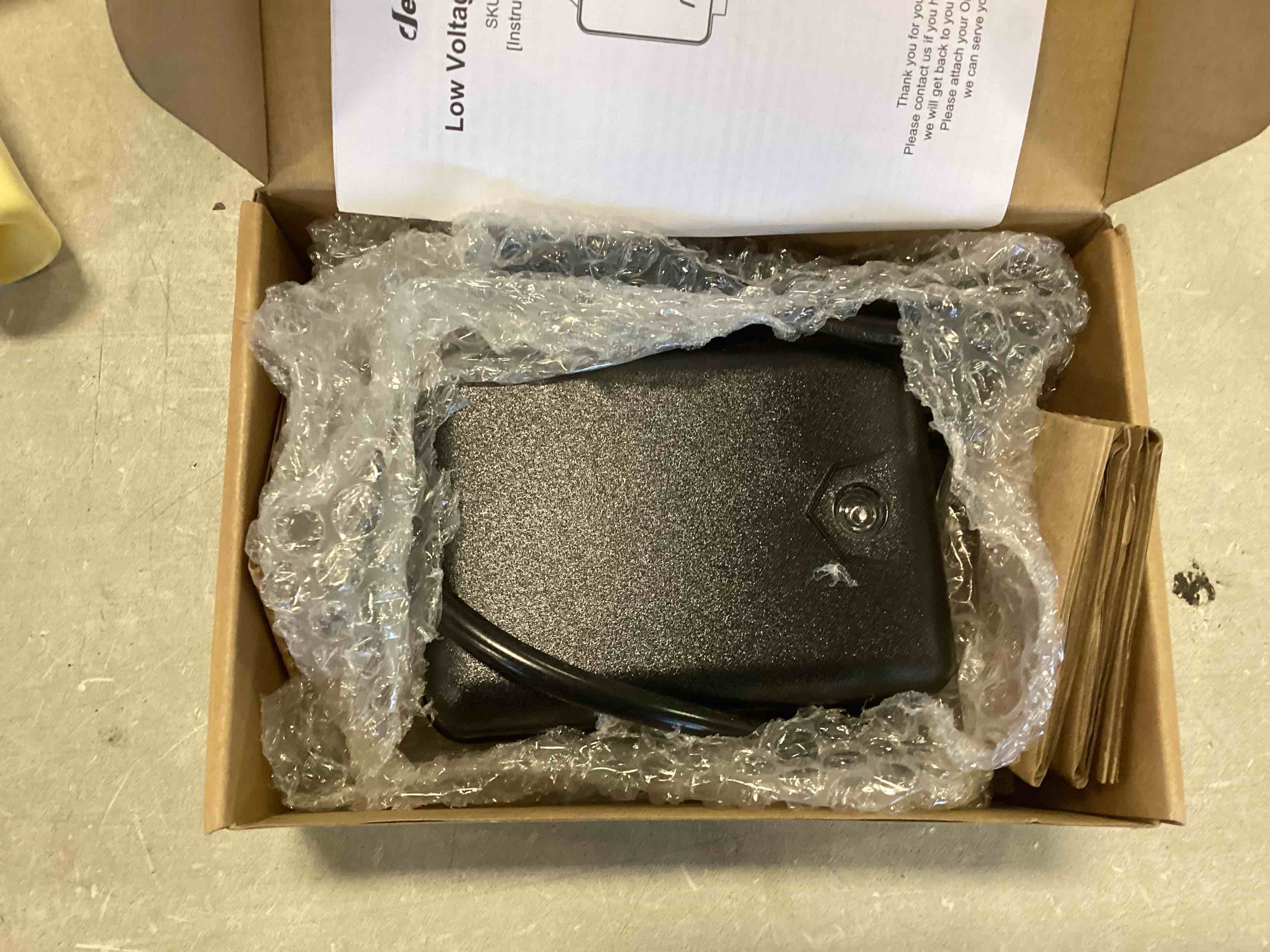 https://s3.amazonaws.com/lotting-images-prod/bidfta/GRN5874212_1707315915528.jpeg