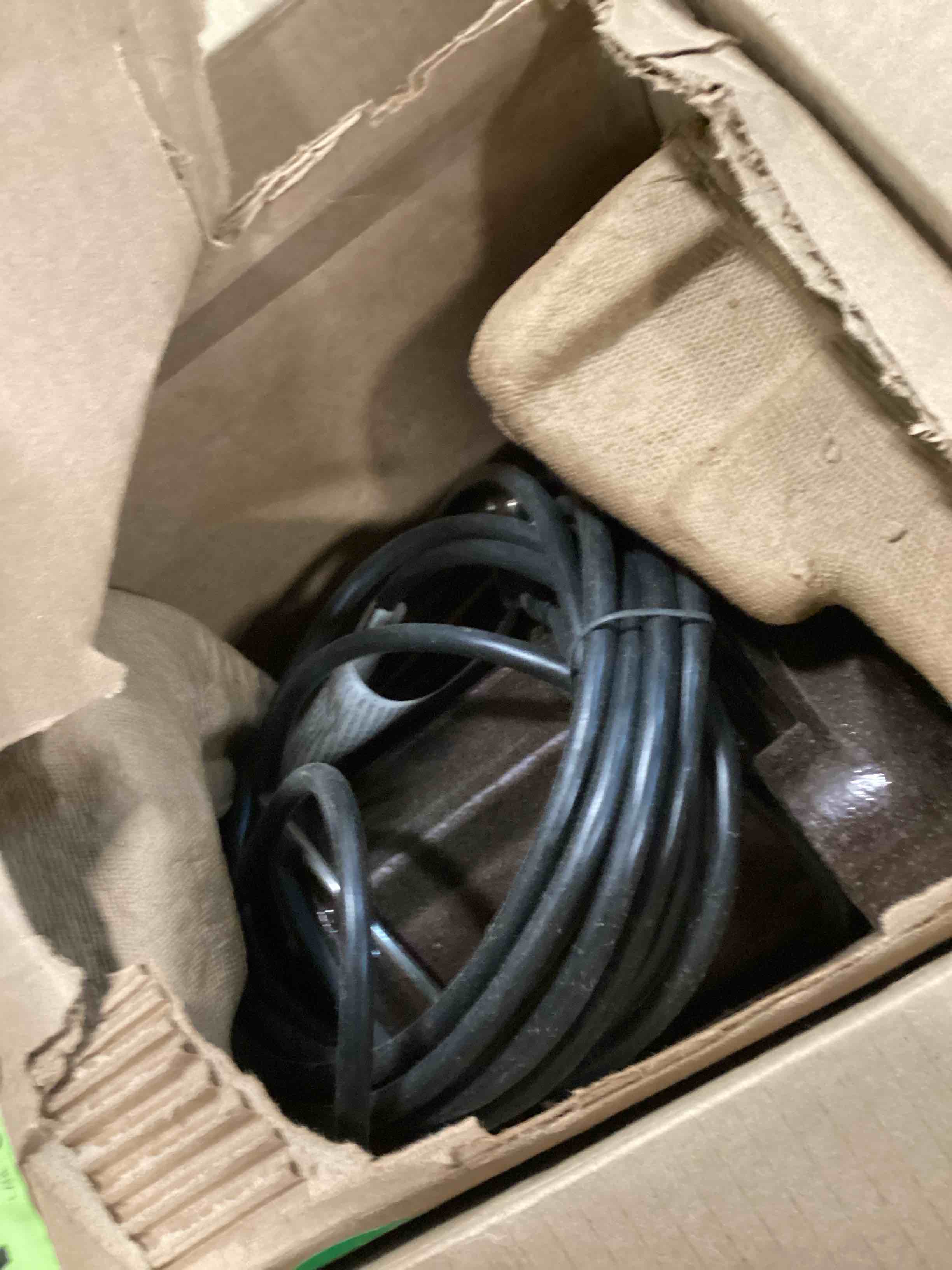 https://s3.amazonaws.com/lotting-images-prod/bidfta/GRN5874782_1706545848632.jpeg