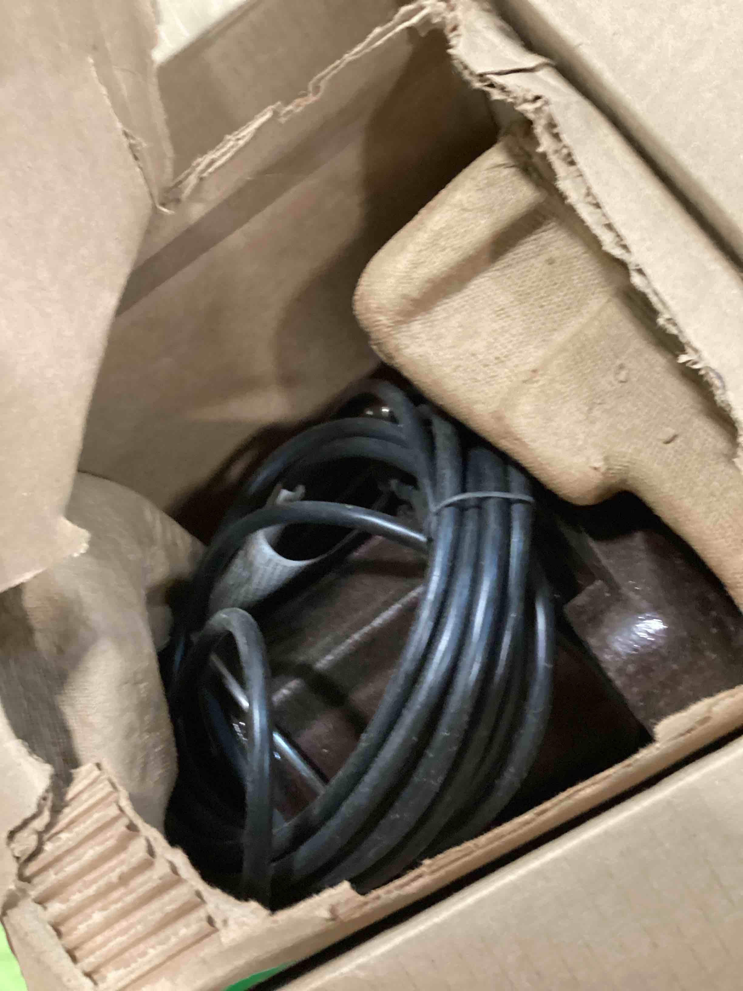 https://s3.amazonaws.com/lotting-images-prod/bidfta/GRN5874782_1706545849392.jpeg