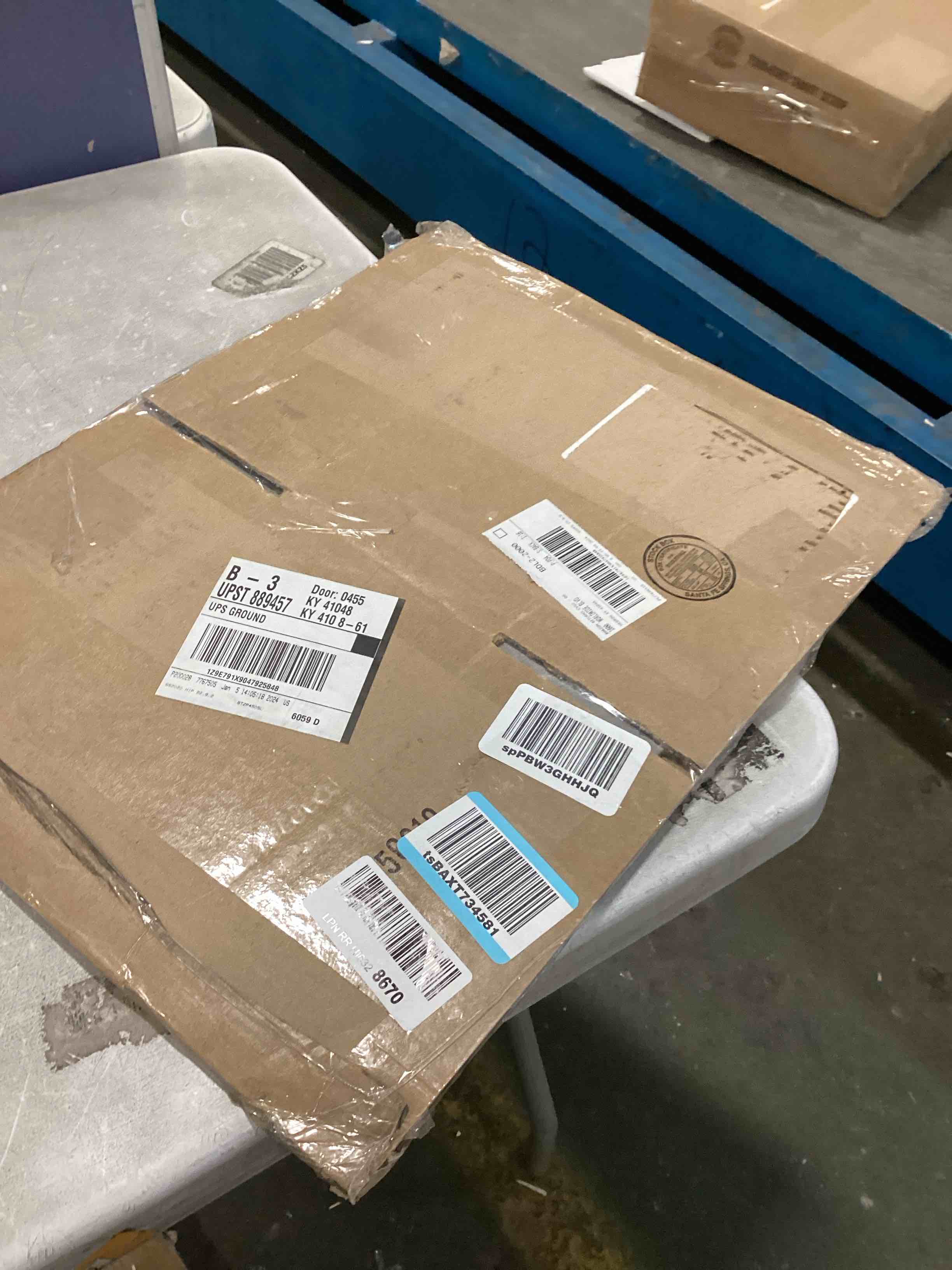 https://s3.amazonaws.com/lotting-images-prod/bidfta/GRN5874802_1706547364374.jpeg