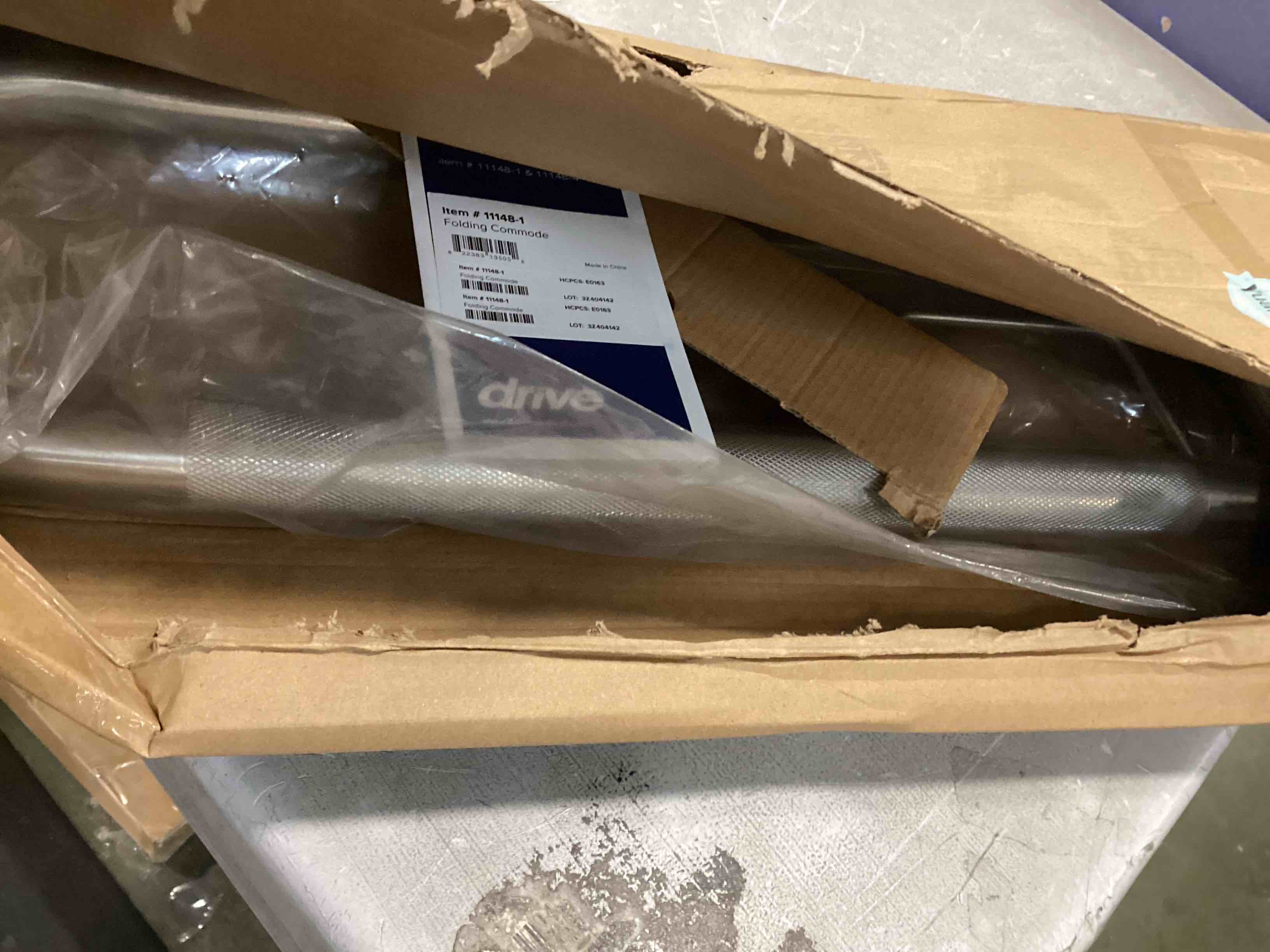 https://s3.amazonaws.com/lotting-images-prod/bidfta/GRN5874804_1706547460800.jpeg