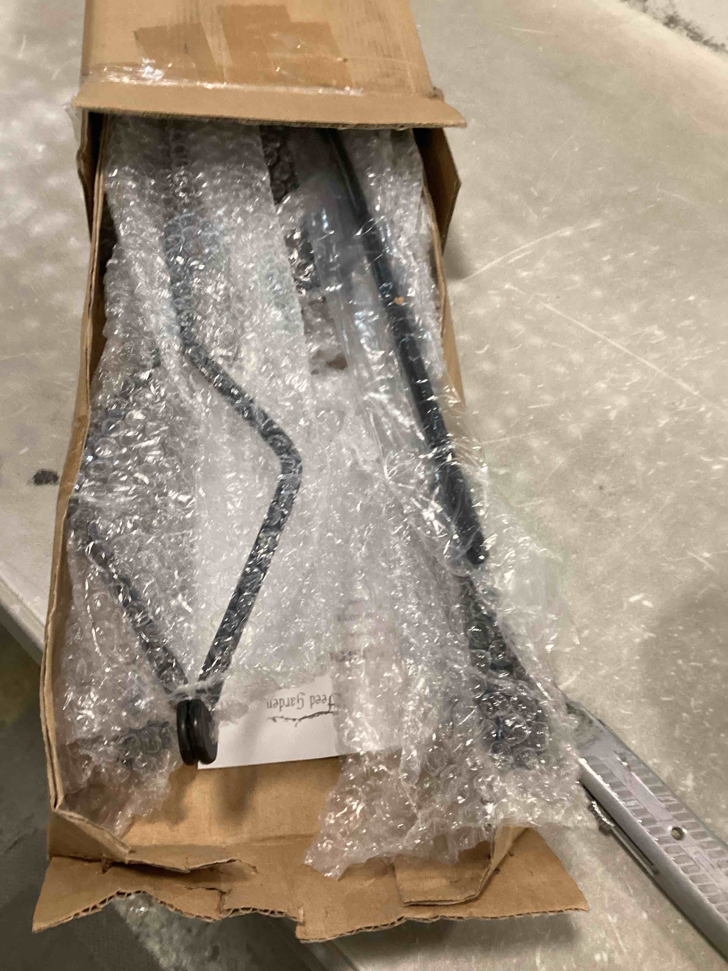 https://s3.amazonaws.com/lotting-images-prod/bidfta/GRN5875003_1706618101855.jpeg