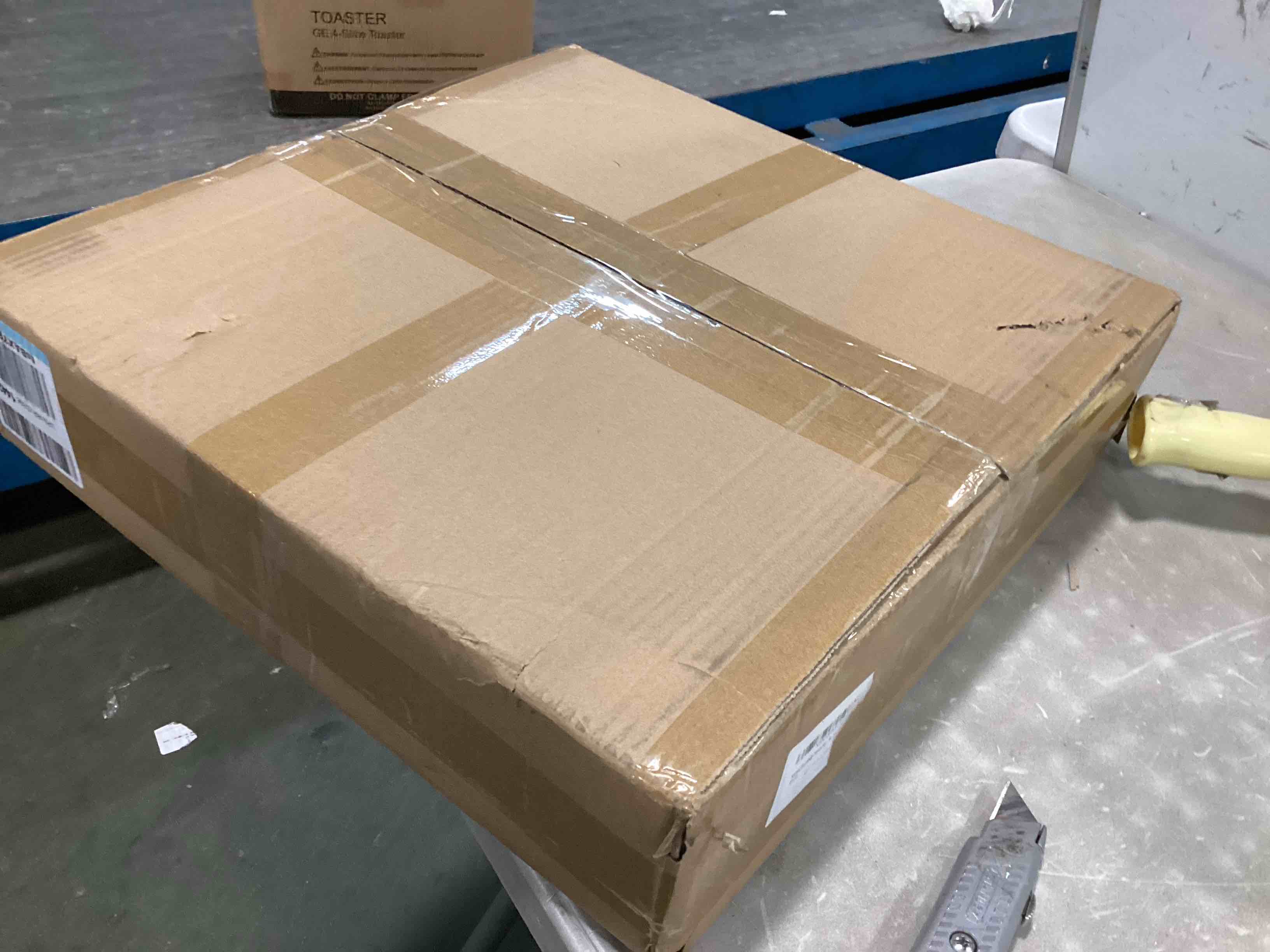 https://s3.amazonaws.com/lotting-images-prod/bidfta/GRN5875451_1706643776074.jpeg
