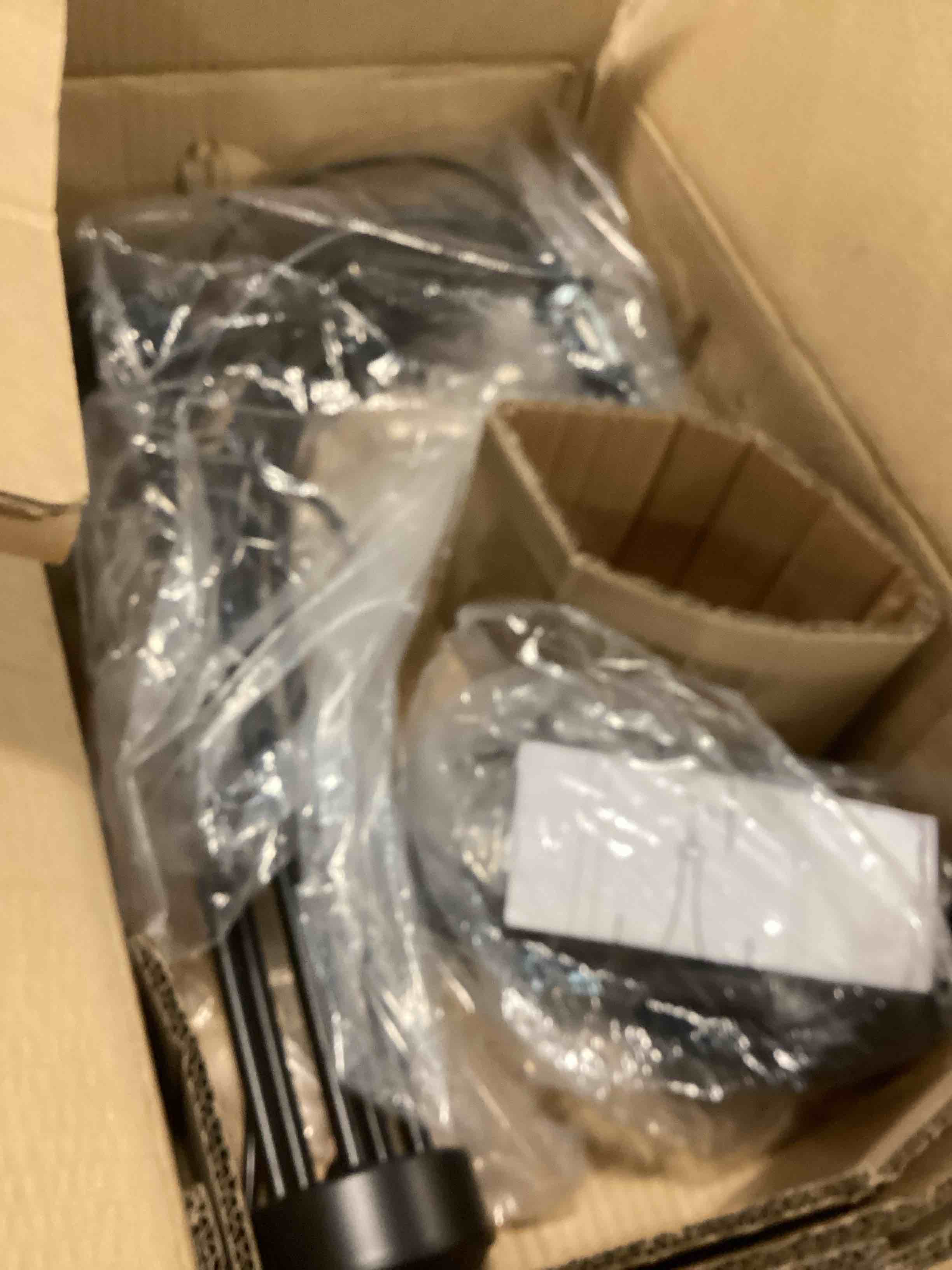 https://s3.amazonaws.com/lotting-images-prod/bidfta/GRN5875457_1706644253387.jpeg