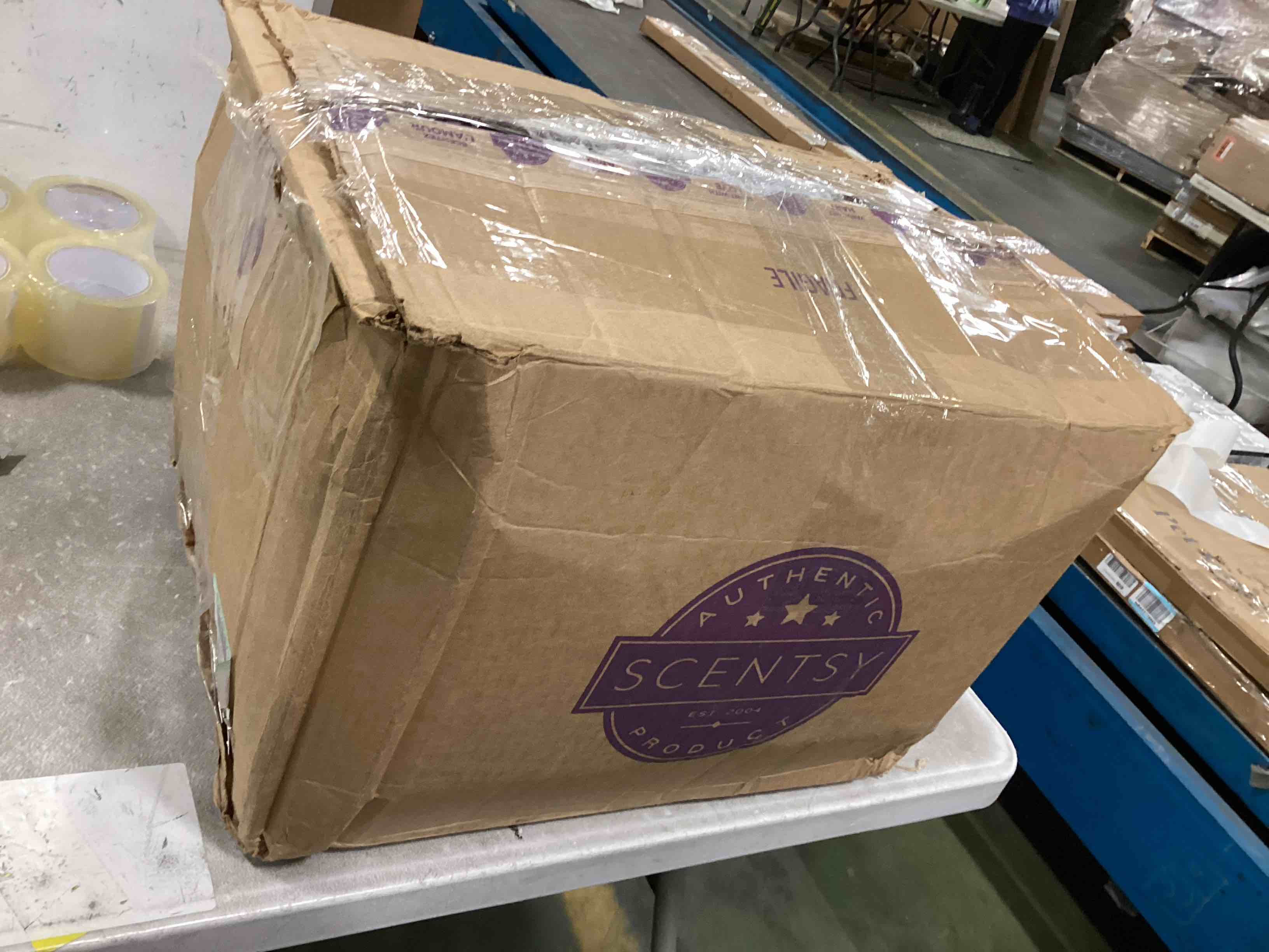 https://s3.amazonaws.com/lotting-images-prod/bidfta/GRN5875503_1706702768680.jpeg