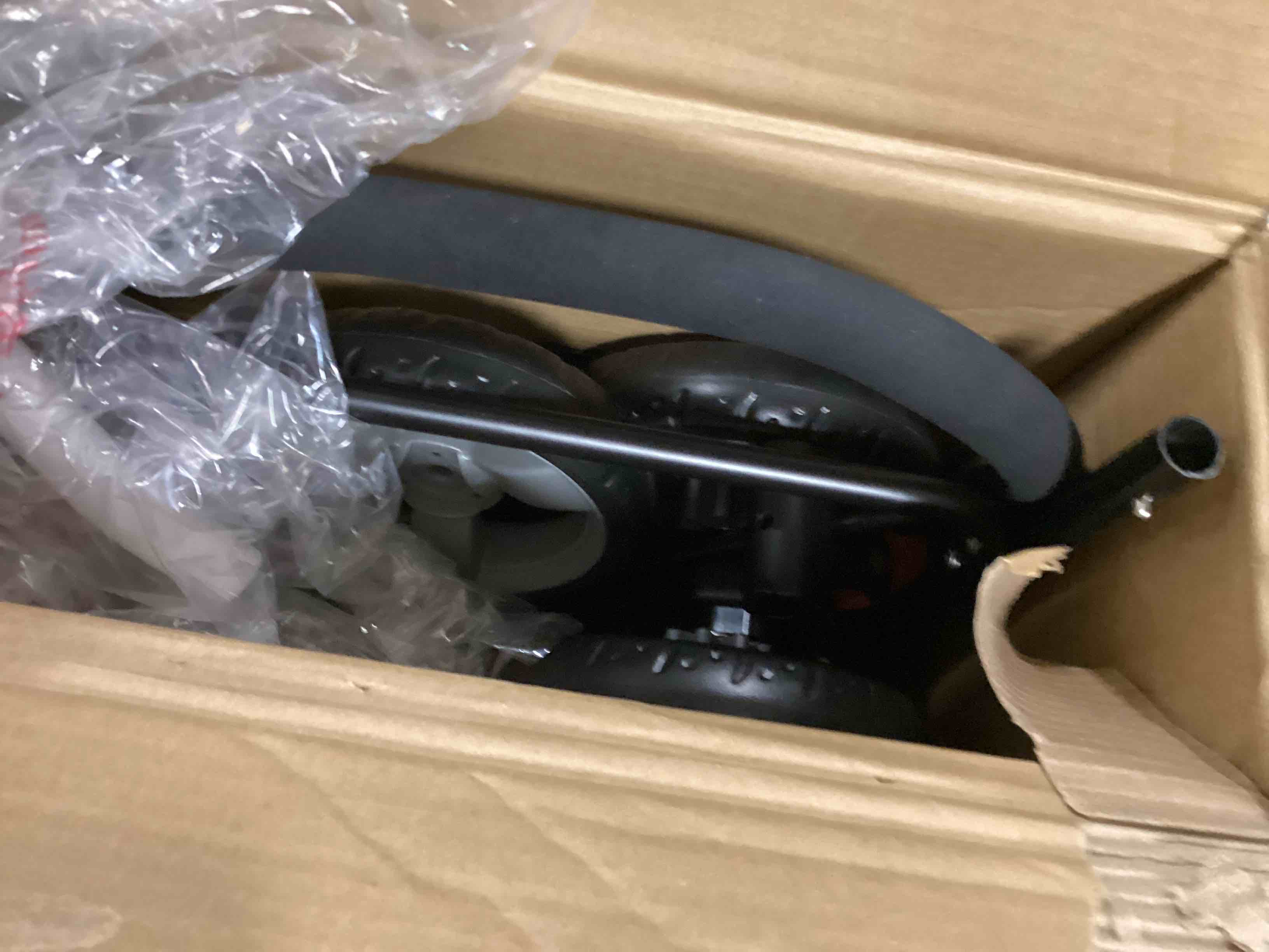 https://s3.amazonaws.com/lotting-images-prod/bidfta/GRN5875710_1706709791628.jpeg