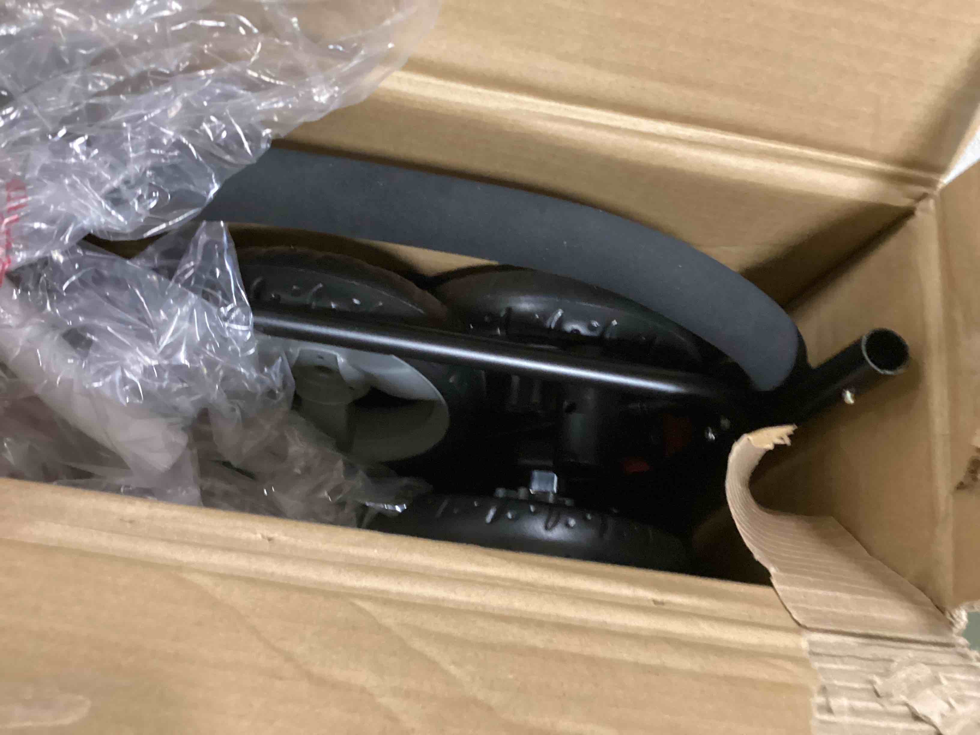 https://s3.amazonaws.com/lotting-images-prod/bidfta/GRN5875710_1706709792477.jpeg
