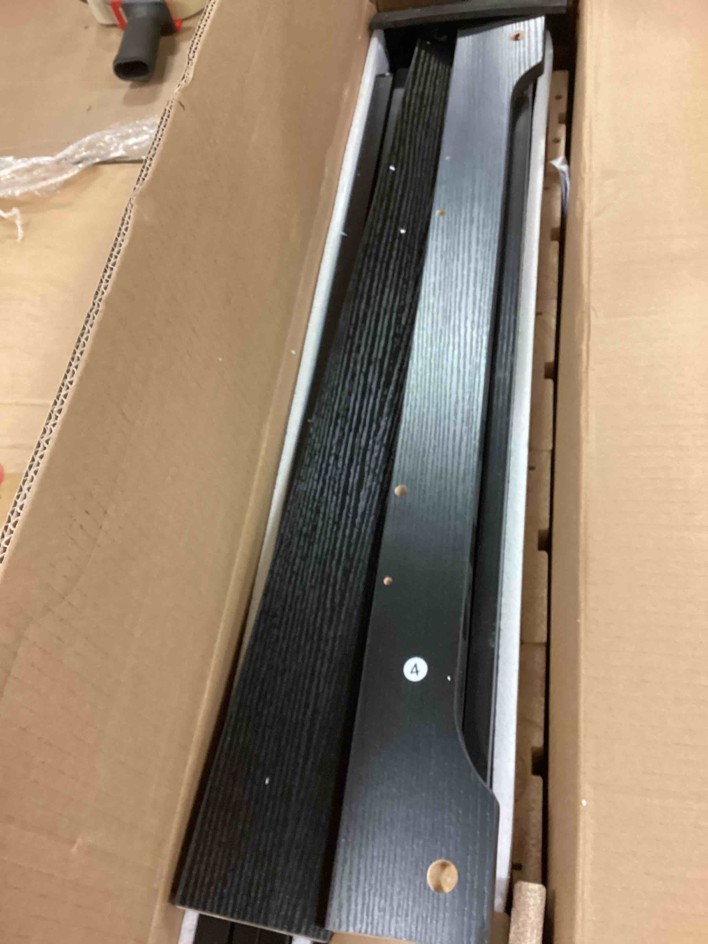 https://s3.amazonaws.com/lotting-images-prod/bidfta/GRN5877809_1707231440077.jpeg