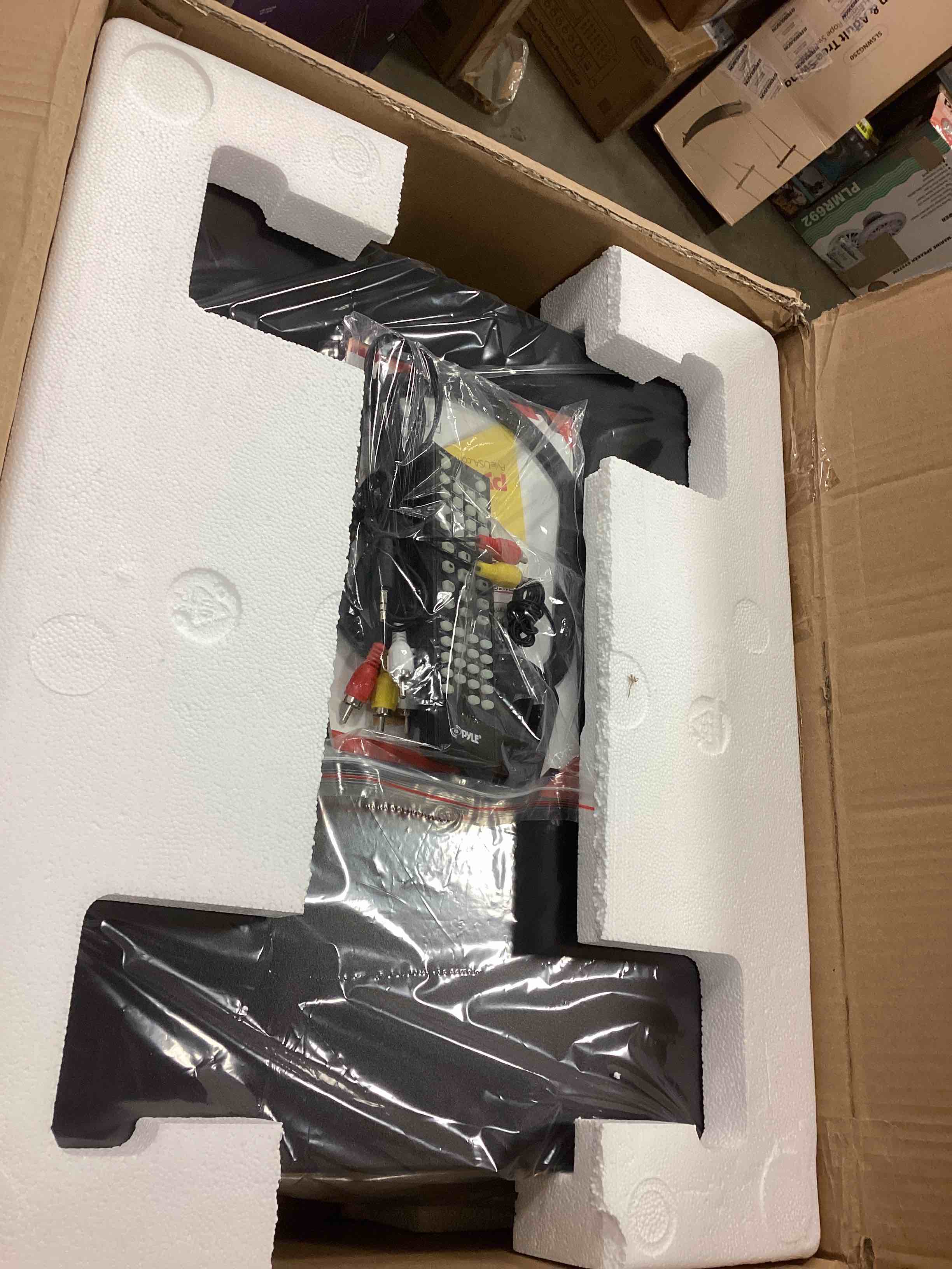 https://s3.amazonaws.com/lotting-images-prod/bidfta/GRN5878924_1709150411873.jpeg