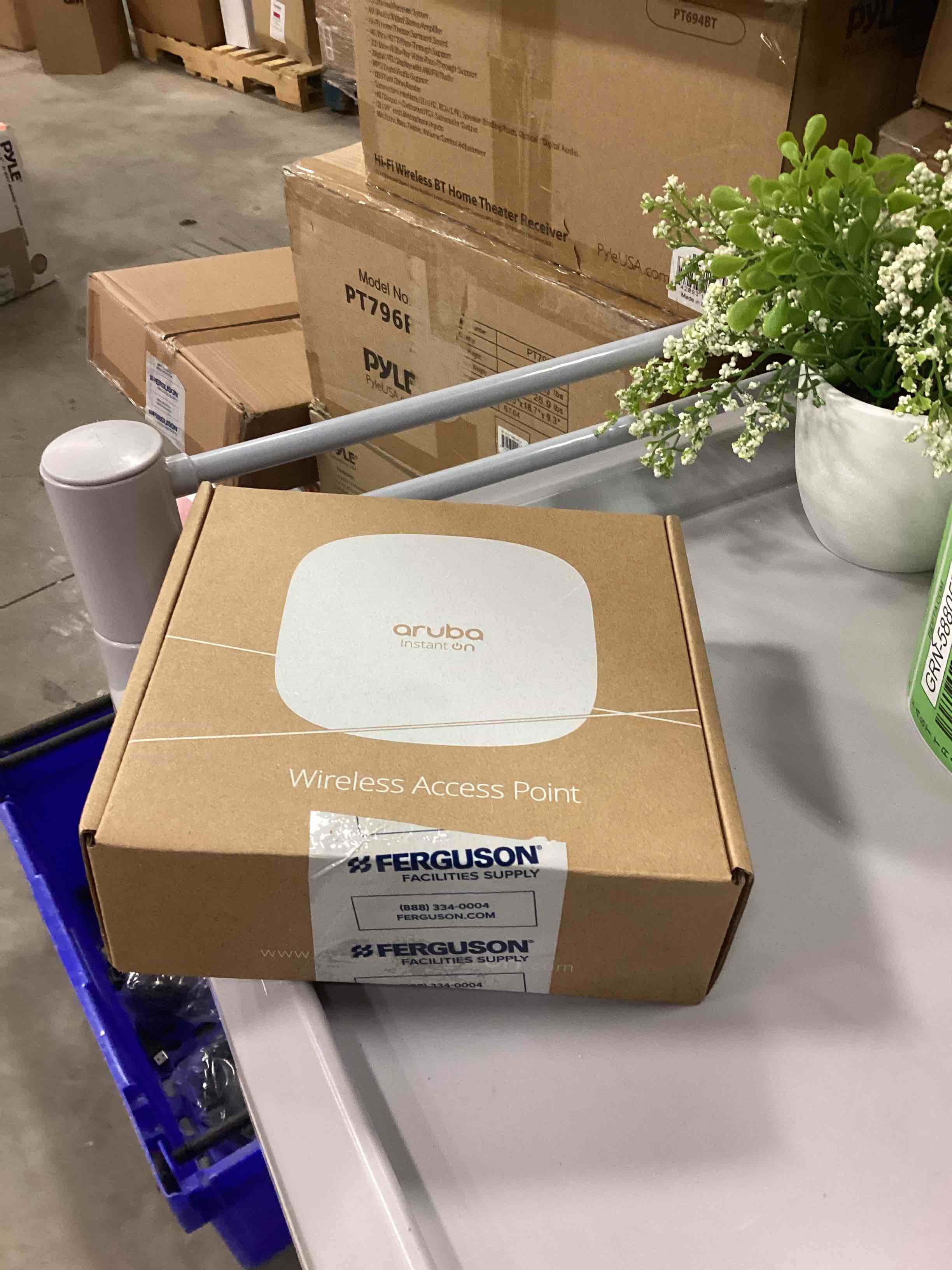https://s3.amazonaws.com/lotting-images-prod/bidfta/GRN5880562_1709146770023.jpeg