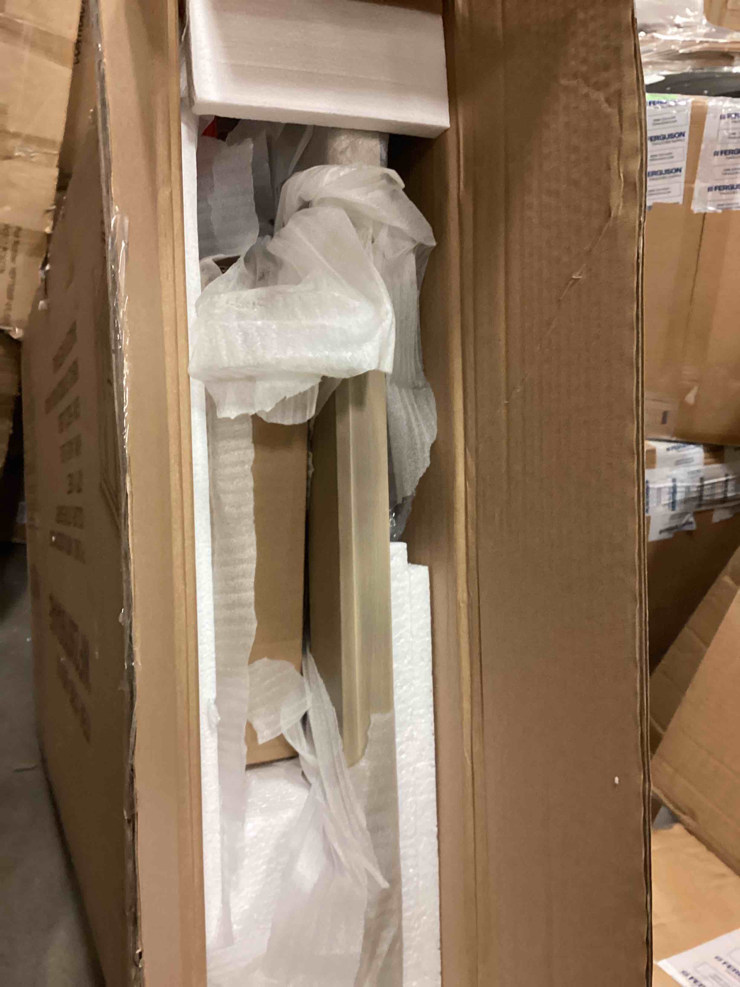https://s3.amazonaws.com/lotting-images-prod/bidfta/GRN5881129_1709751713355.jpeg