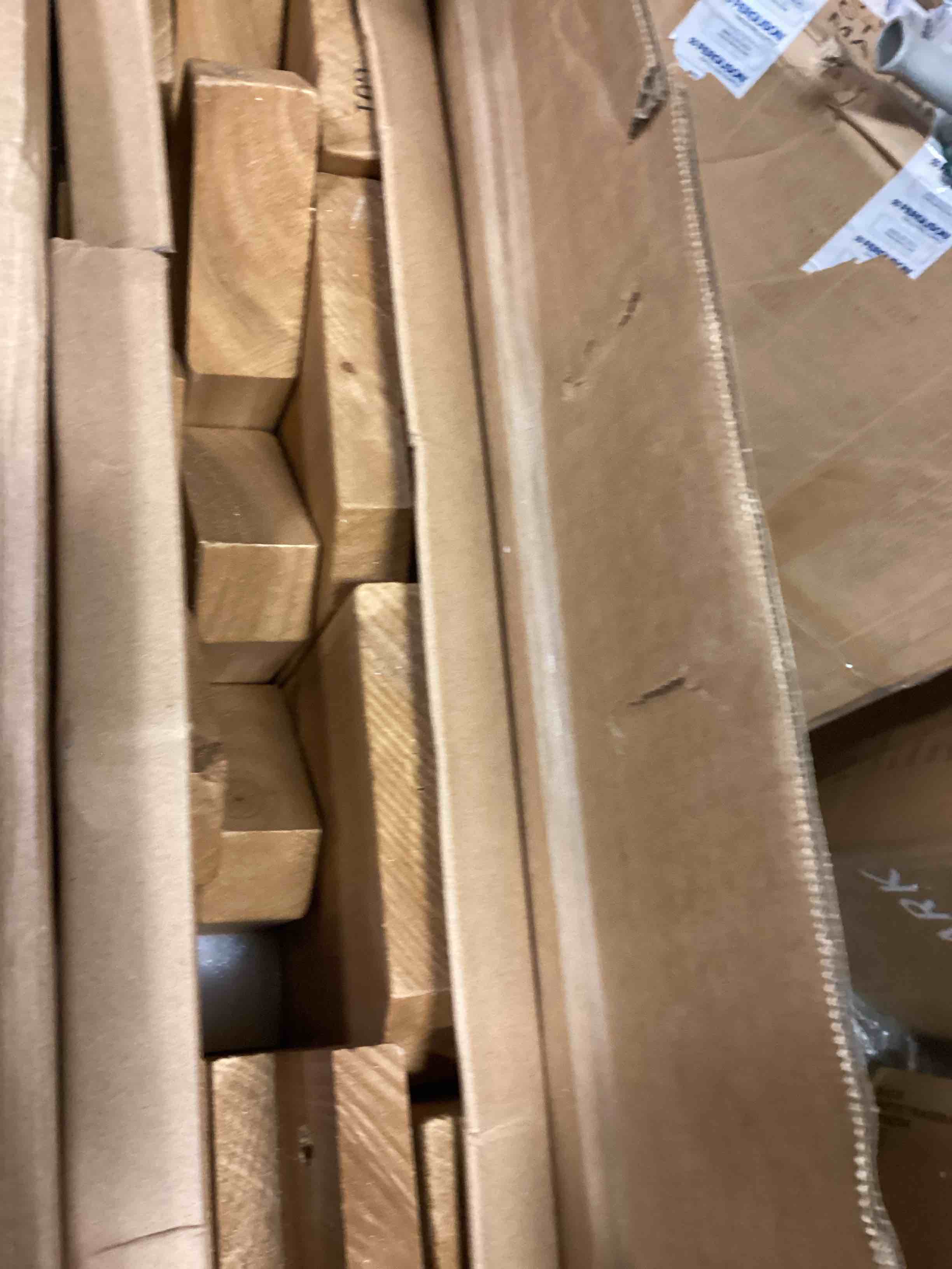 https://s3.amazonaws.com/lotting-images-prod/bidfta/GRN5881142_1709755638232.jpeg