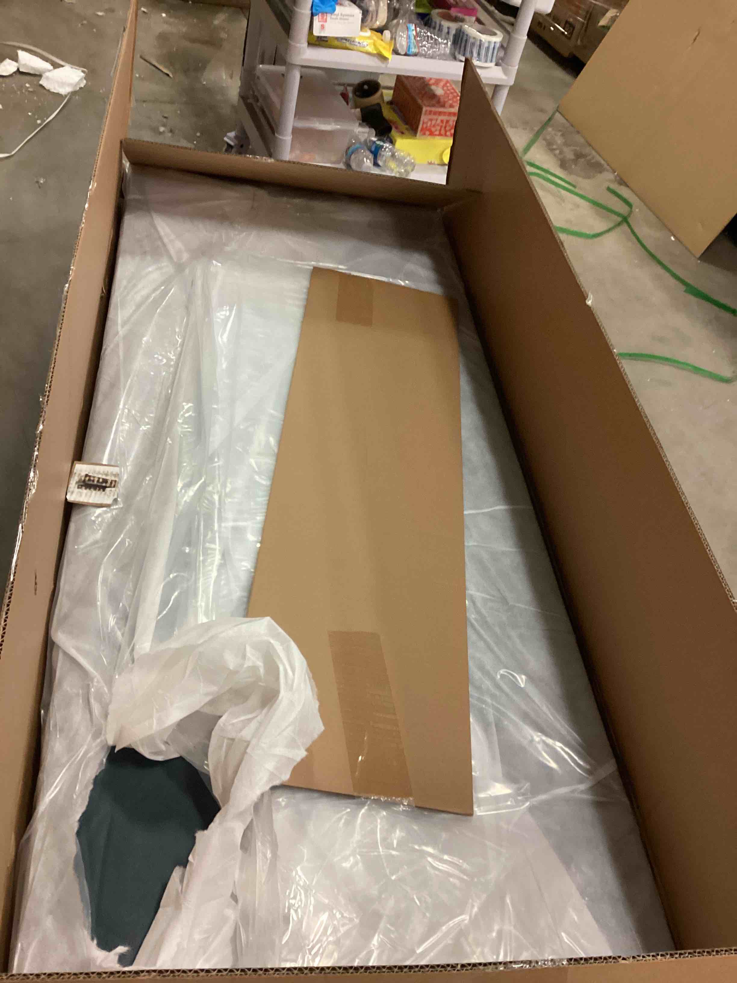 https://s3.amazonaws.com/lotting-images-prod/bidfta/GRN5881161_1709826327866.jpeg