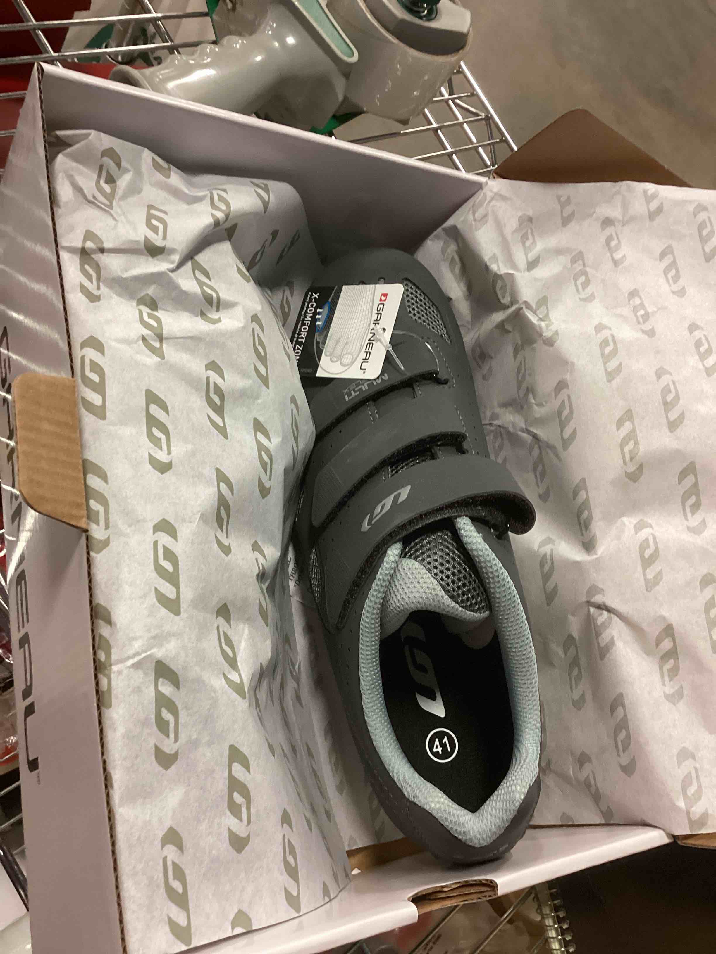 https://s3.amazonaws.com/lotting-images-prod/bidfta/GRN5881576_1710950020944.jpeg