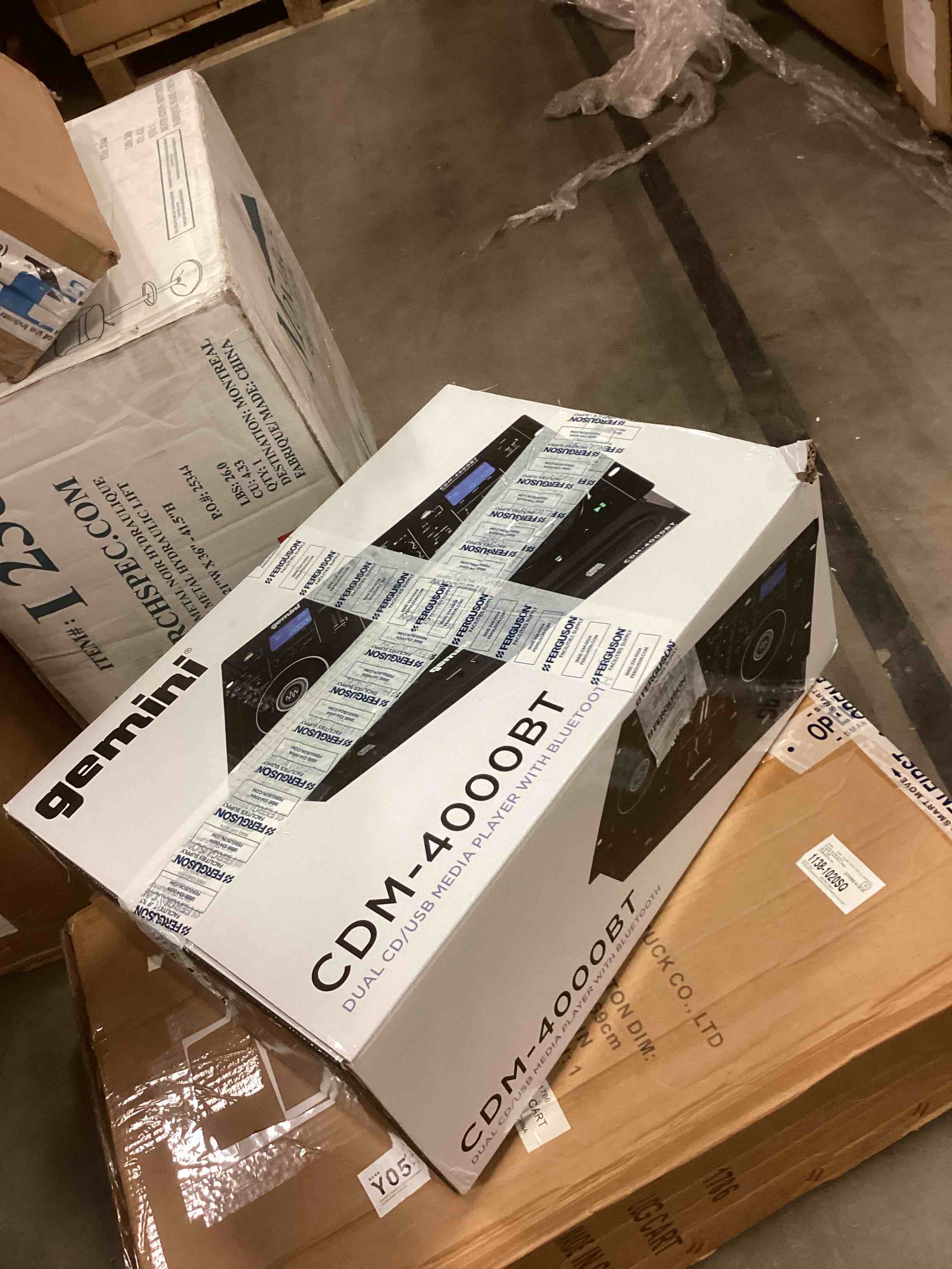 https://s3.amazonaws.com/lotting-images-prod/bidfta/GRN5881615_1710962275433.jpeg