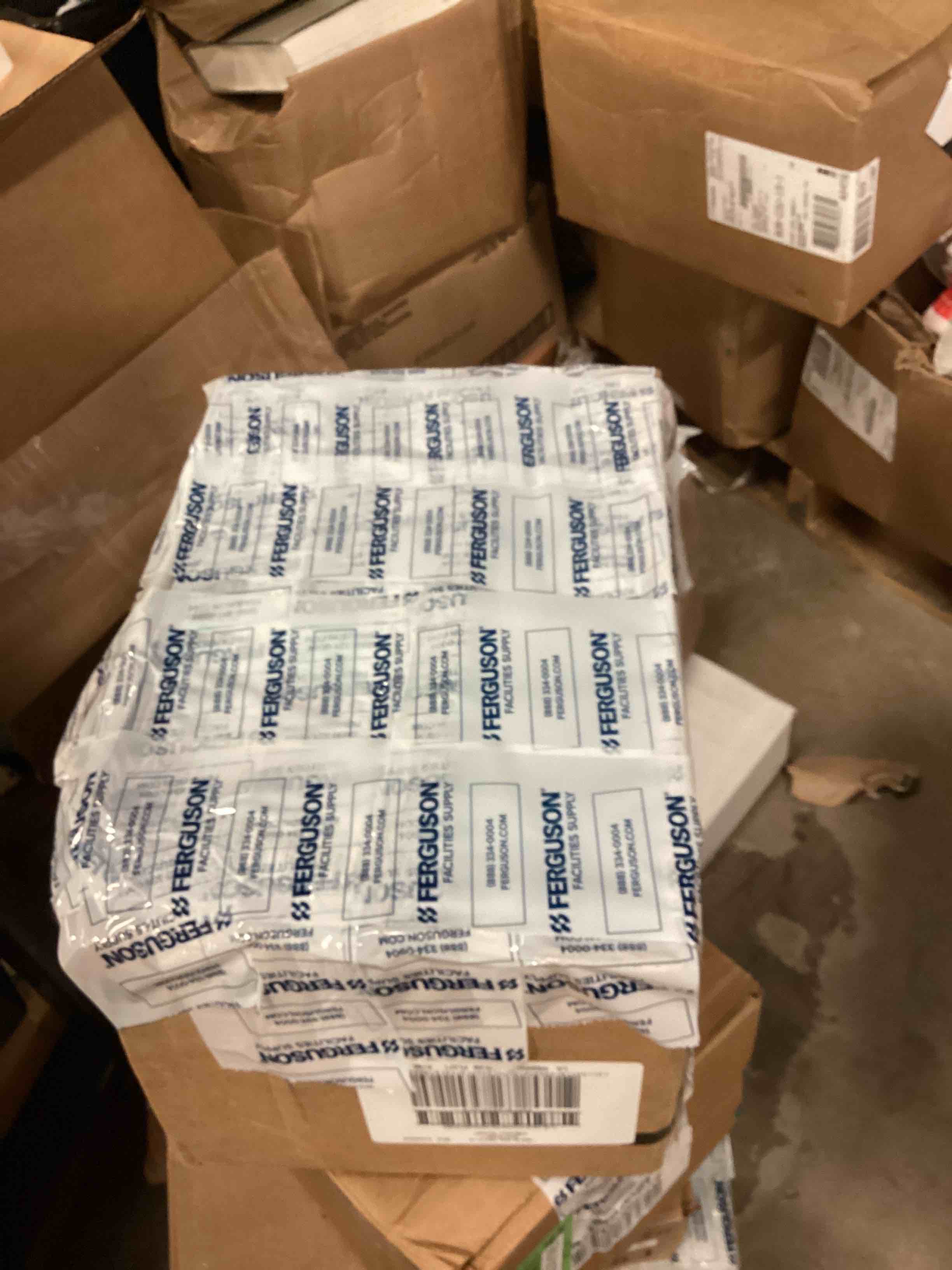 https://s3.amazonaws.com/lotting-images-prod/bidfta/GRN5882030_1706214821878.jpeg