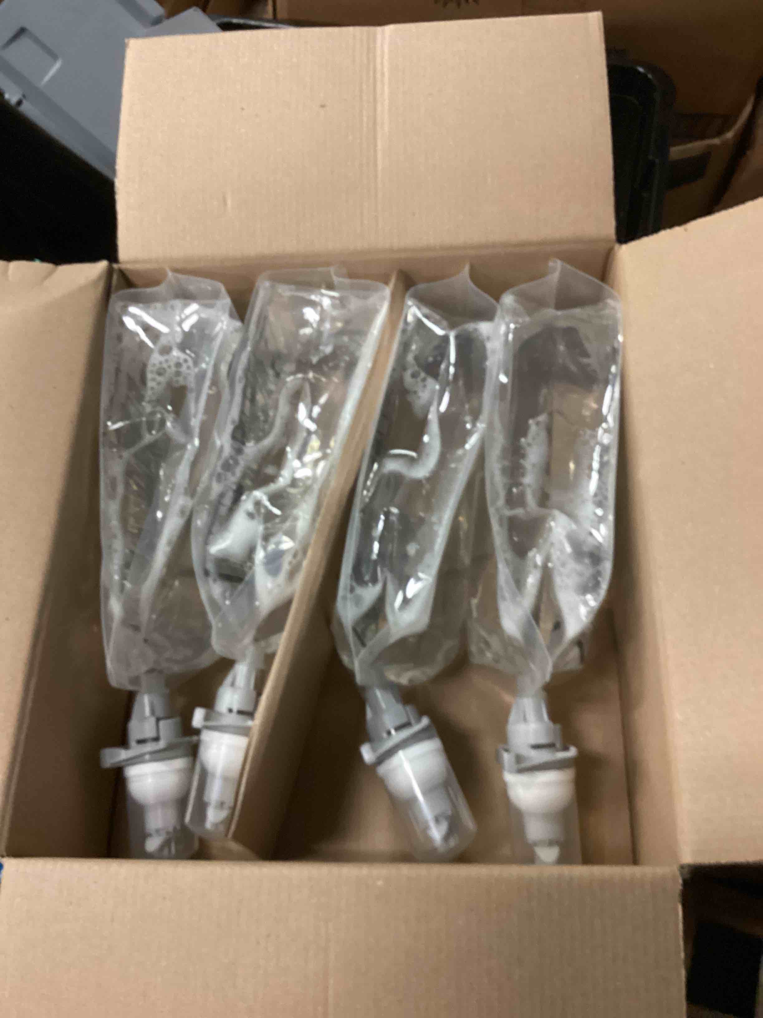 https://s3.amazonaws.com/lotting-images-prod/bidfta/GRN5882042_1706538156827.jpeg