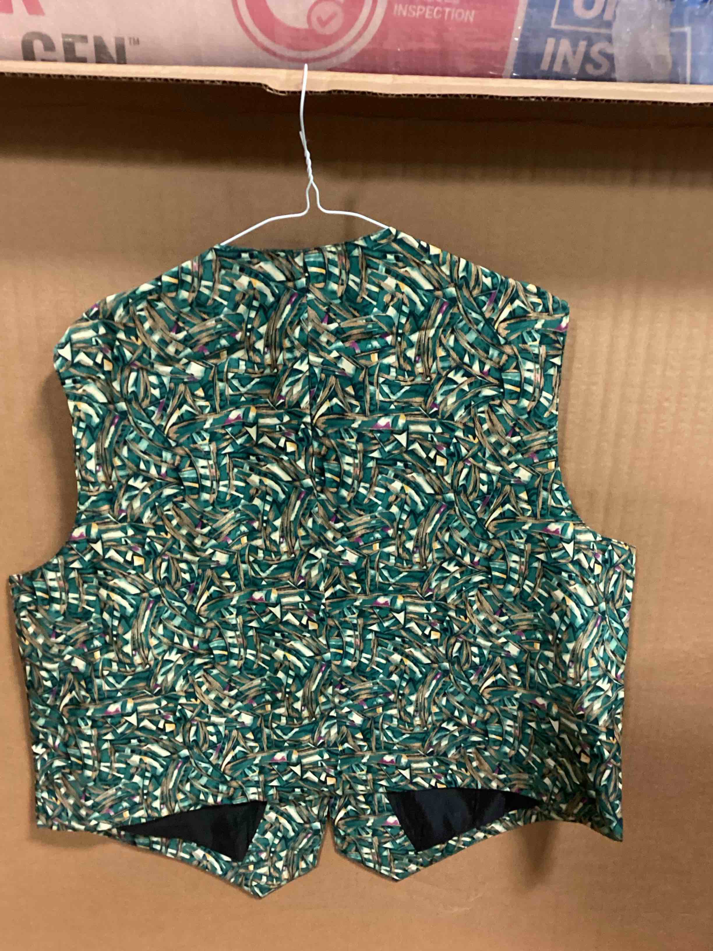 green paisley vest (105) size 38