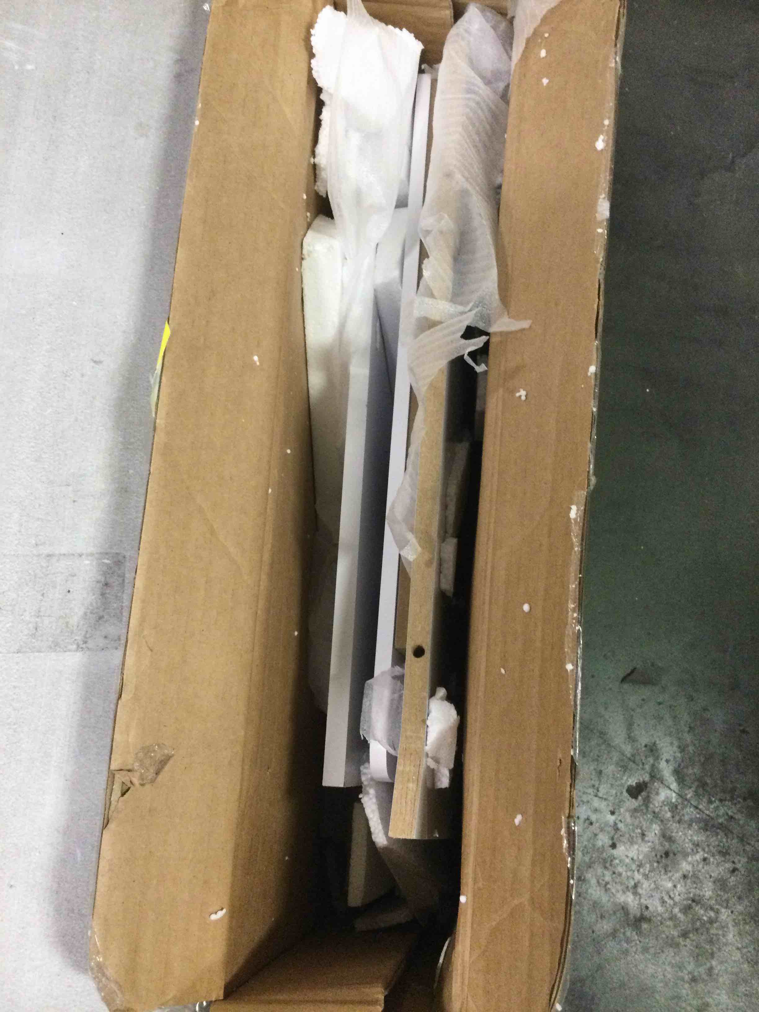 https://s3.amazonaws.com/lotting-images-prod/bidfta/GRN5888306_1706018548491.jpeg