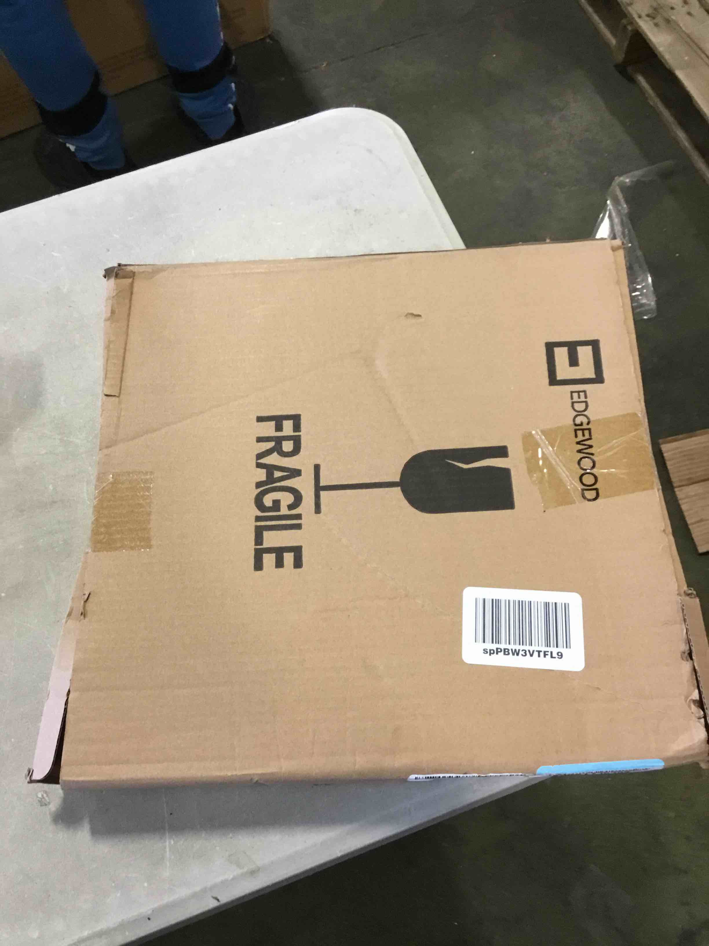 https://s3.amazonaws.com/lotting-images-prod/bidfta/GRN5889603_1705947375104.jpeg