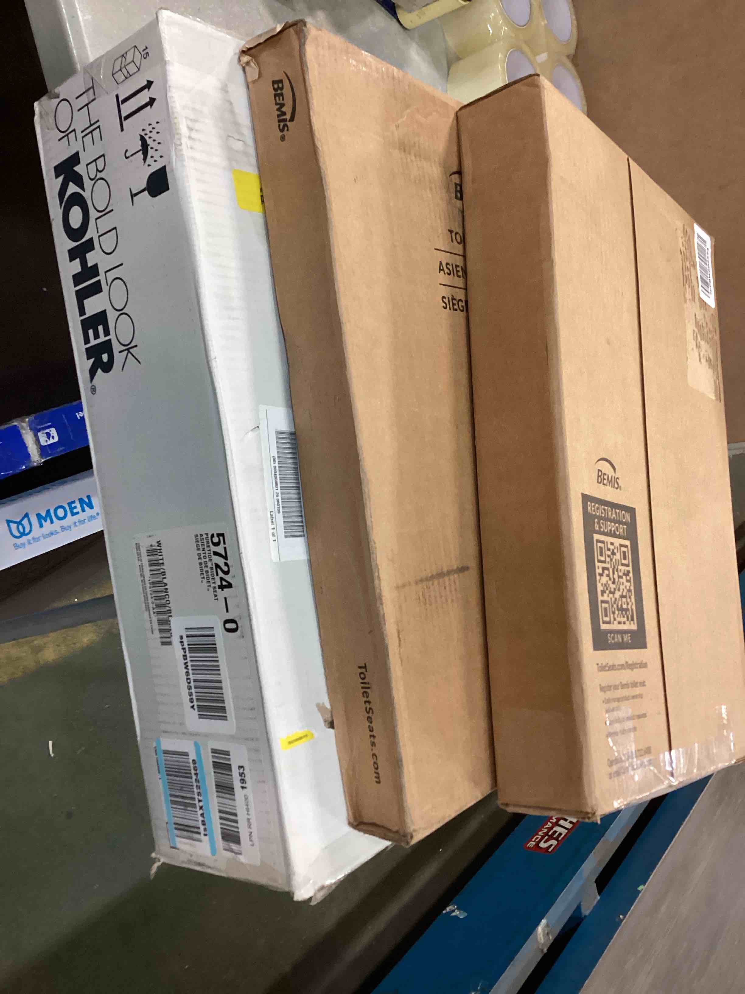 Assortment of Round Bowl Seats, fits all round toilets, different styles and different sizes, from different brands,