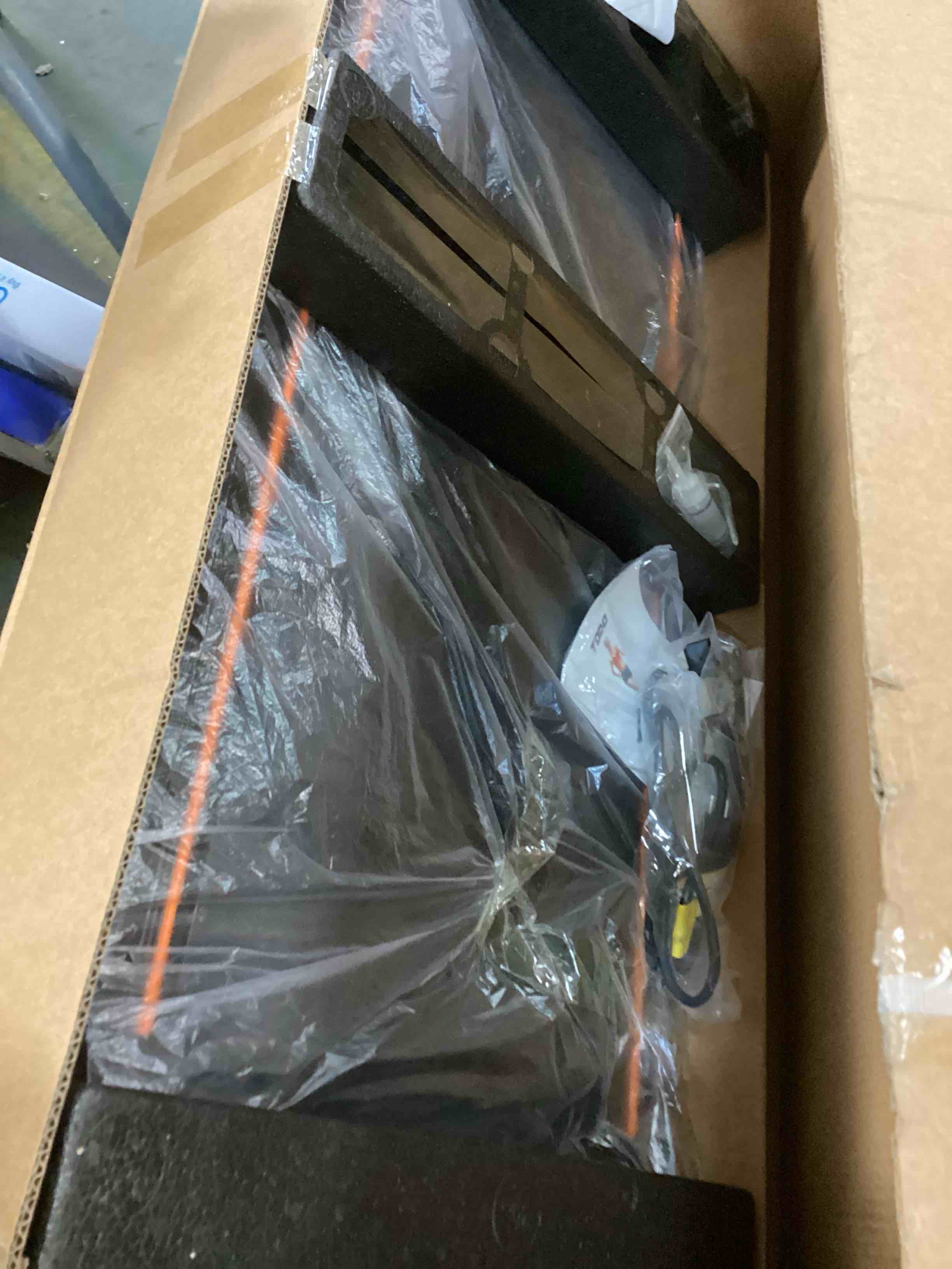 https://s3.amazonaws.com/lotting-images-prod/bidfta/GRN5890111_1706375877867.jpeg