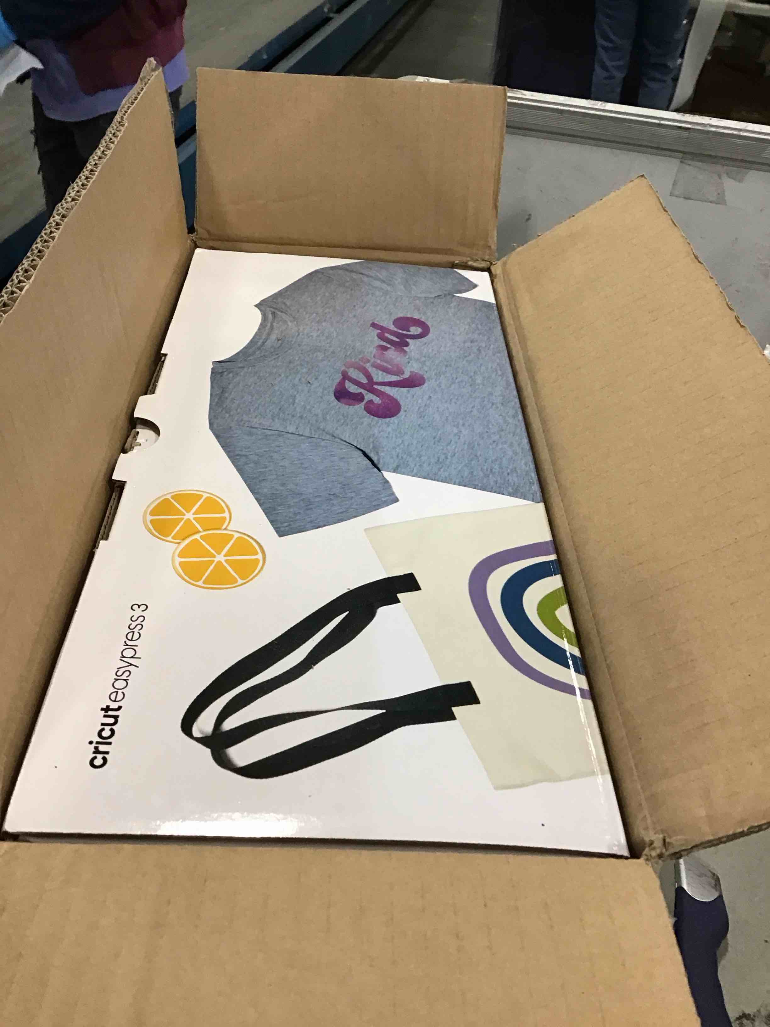 https://s3.amazonaws.com/lotting-images-prod/bidfta/GRN5890599_1706967958611.jpeg