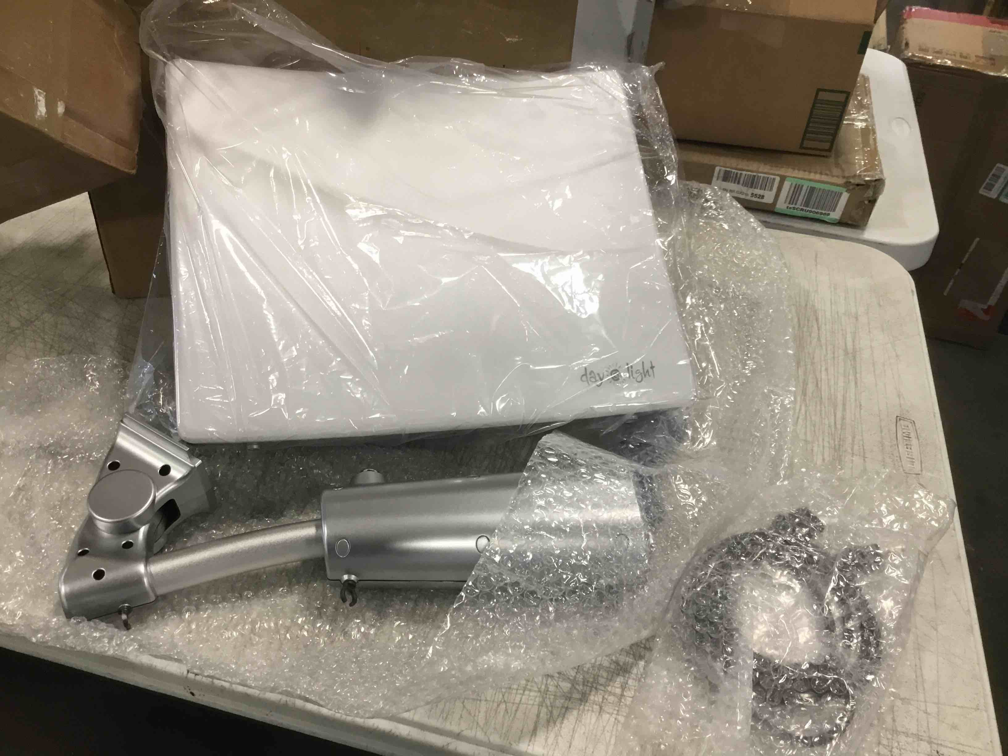 https://s3.amazonaws.com/lotting-images-prod/bidfta/GRN5891963_1706968781645.jpeg