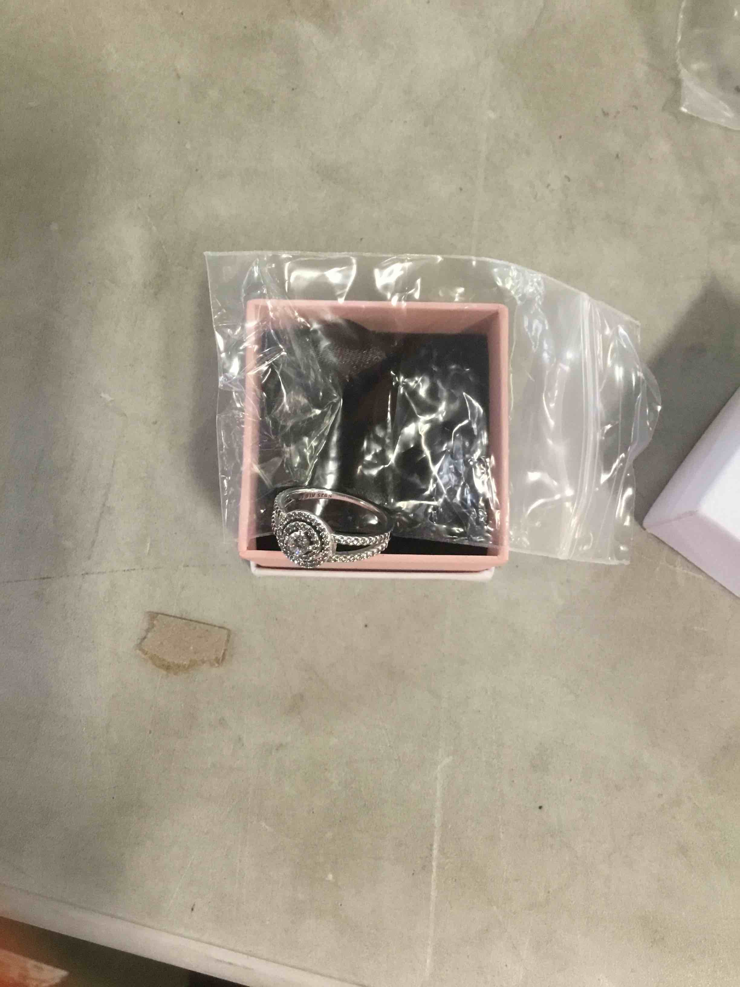 https://s3.amazonaws.com/lotting-images-prod/bidfta/GRN5896095_1706198082874.jpeg
