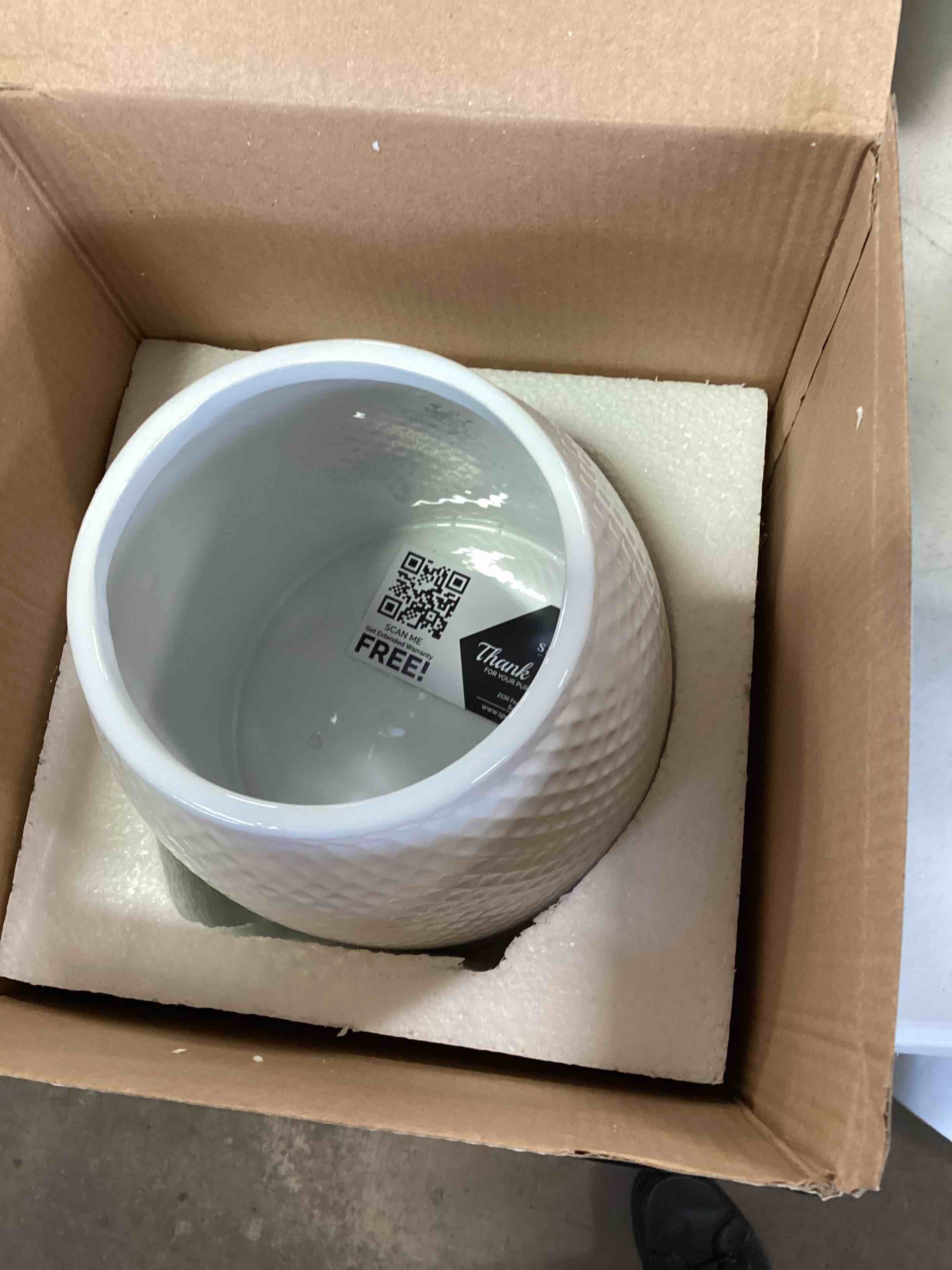 https://s3.amazonaws.com/lotting-images-prod/bidfta/GRN5897803_1706211077848.jpeg