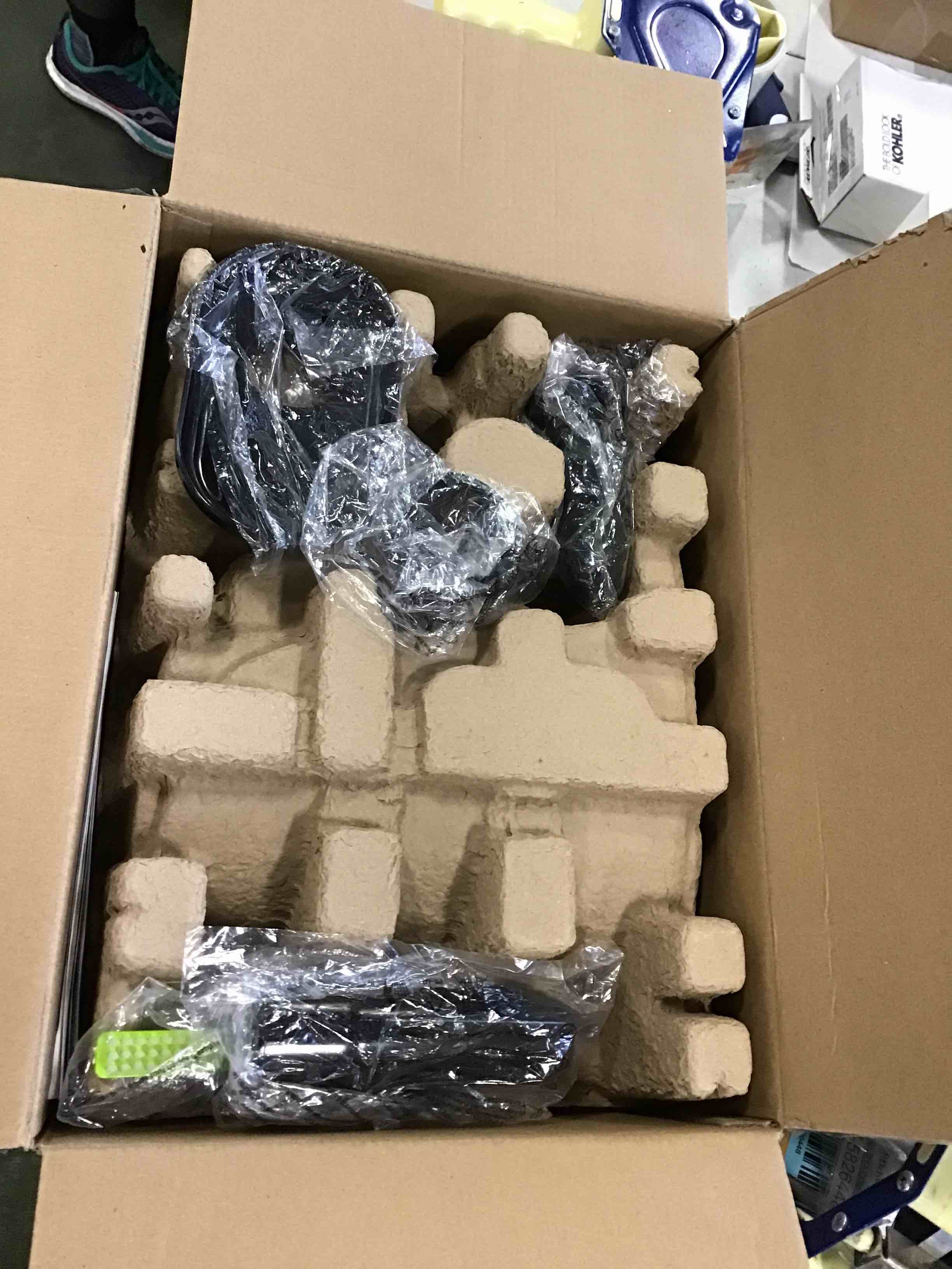 https://s3.amazonaws.com/lotting-images-prod/bidfta/GRN5899287_1706545616871.jpeg