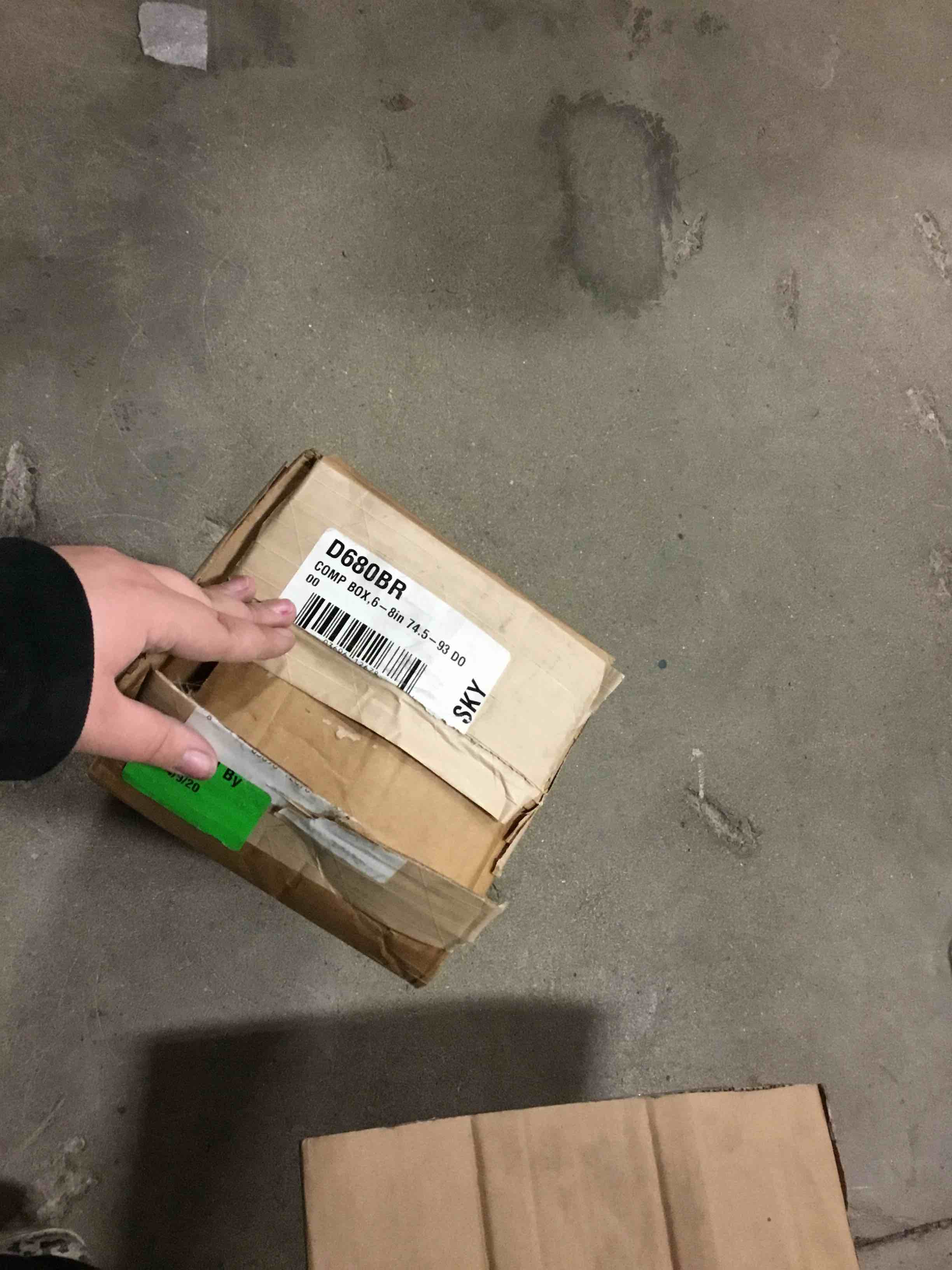 https://s3.amazonaws.com/lotting-images-prod/bidfta/GRN5908349_1711117577016.jpeg