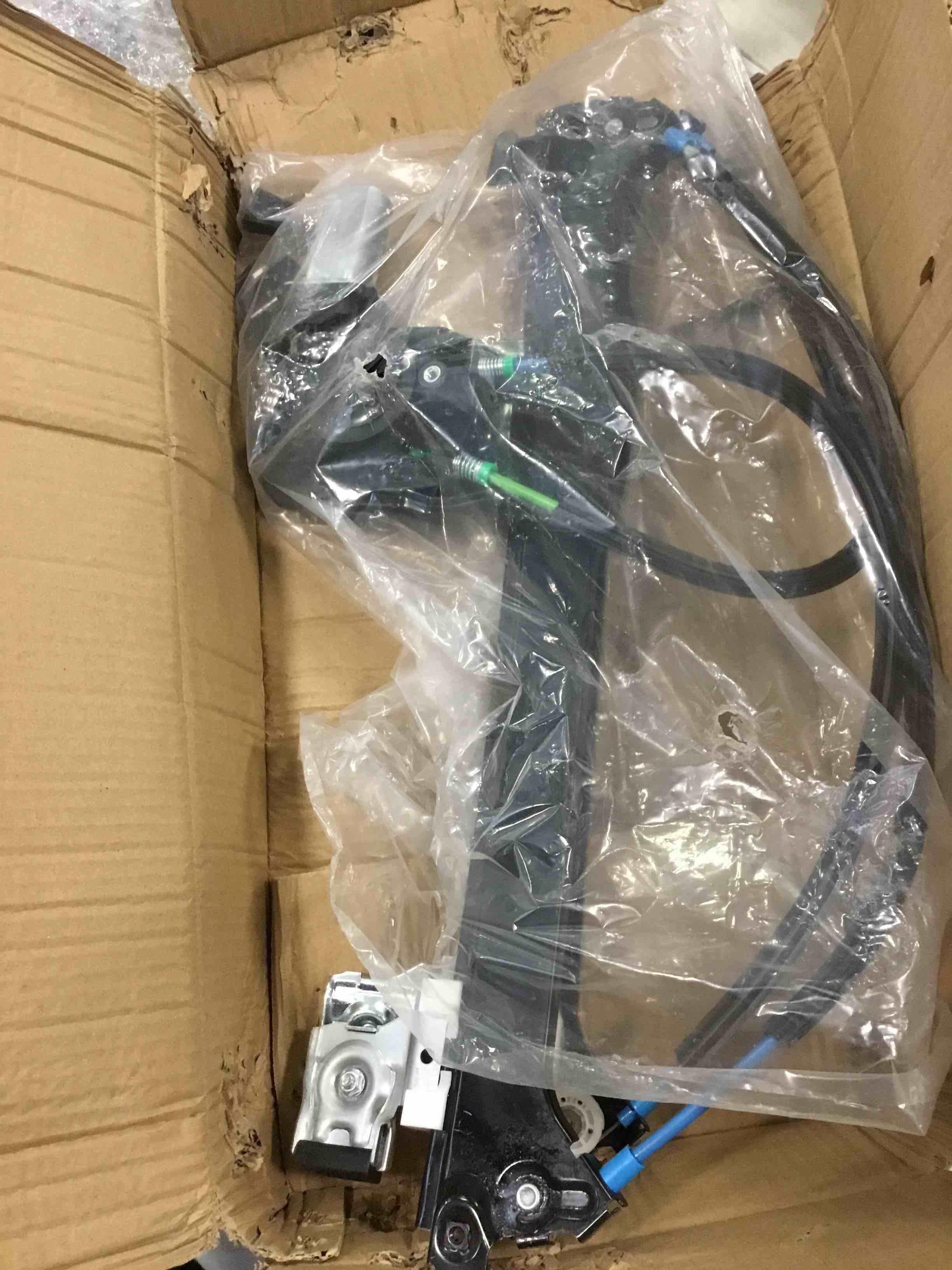 https://s3.amazonaws.com/lotting-images-prod/bidfta/GRN5919953_1711372244102.jpeg