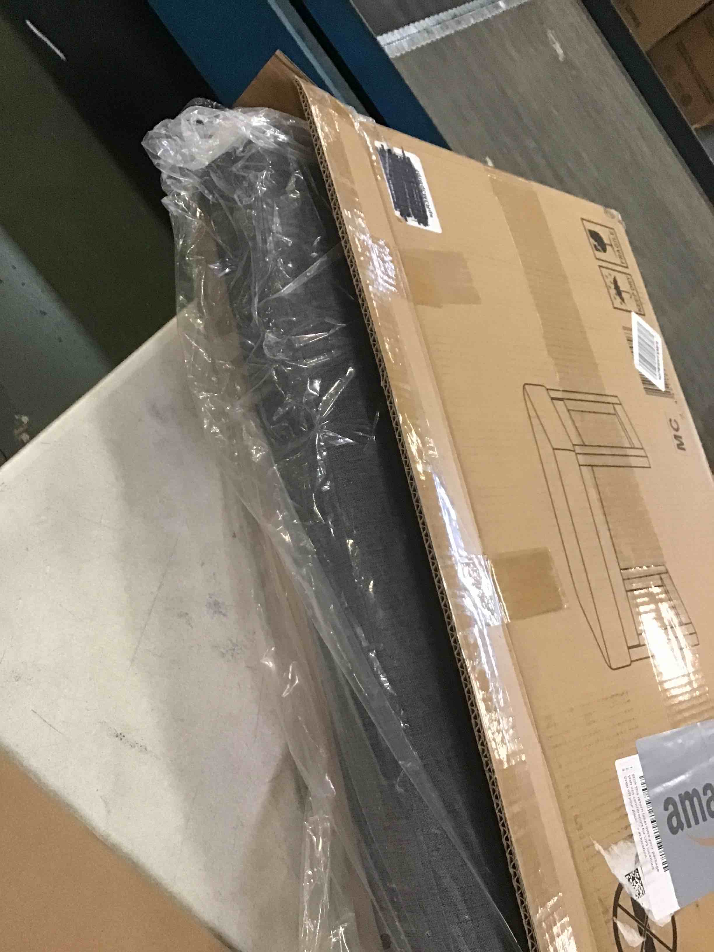 https://s3.amazonaws.com/lotting-images-prod/bidfta/GRN5922628_1710962853908.jpeg