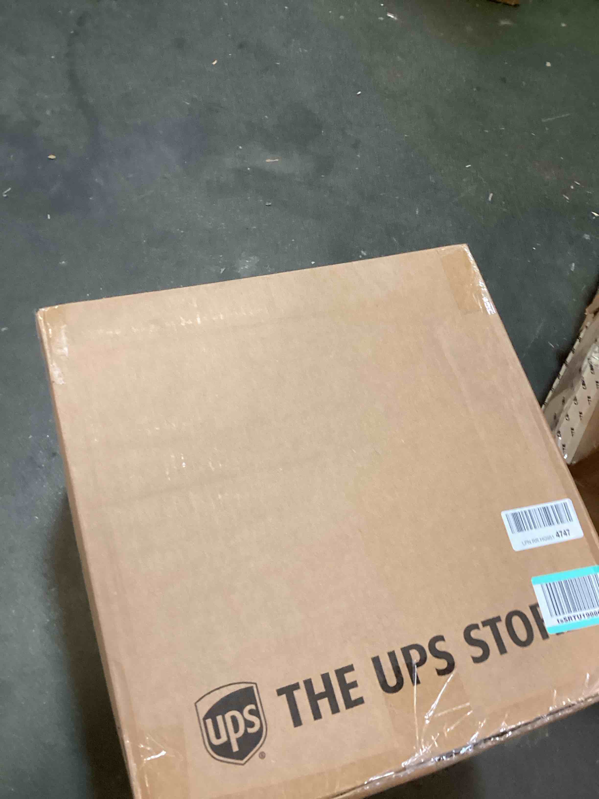 https://s3.amazonaws.com/lotting-images-prod/bidfta/GRN5923357_1711647492087.jpeg