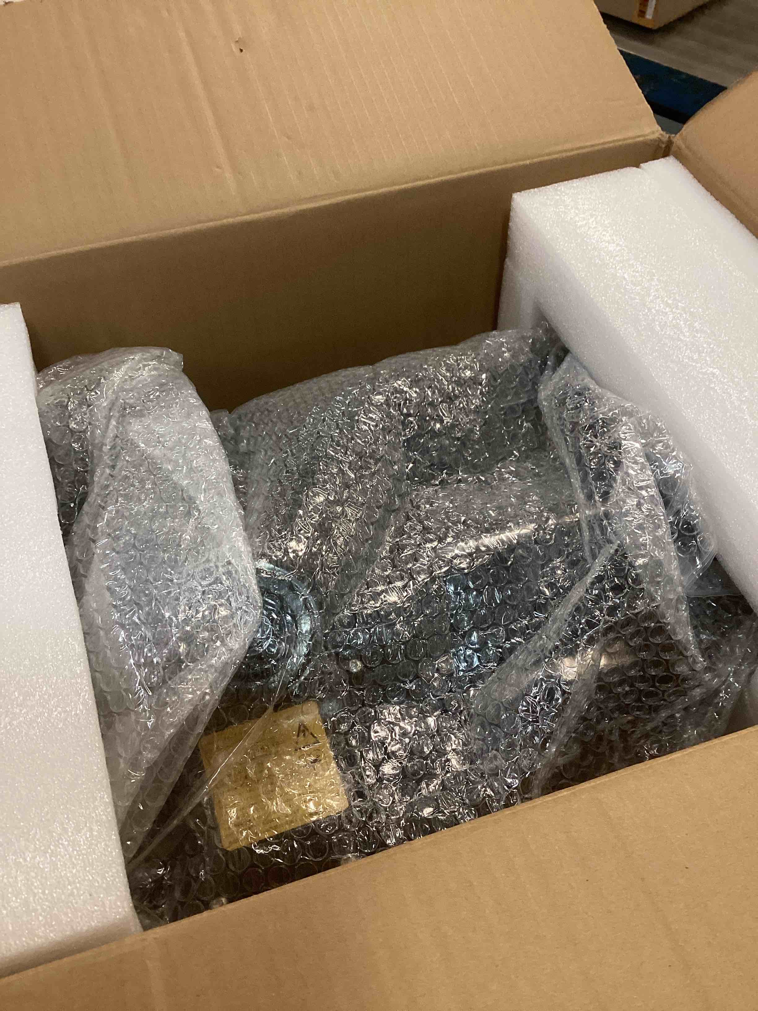 https://s3.amazonaws.com/lotting-images-prod/bidfta/GRN5923374_1711650470909.jpeg