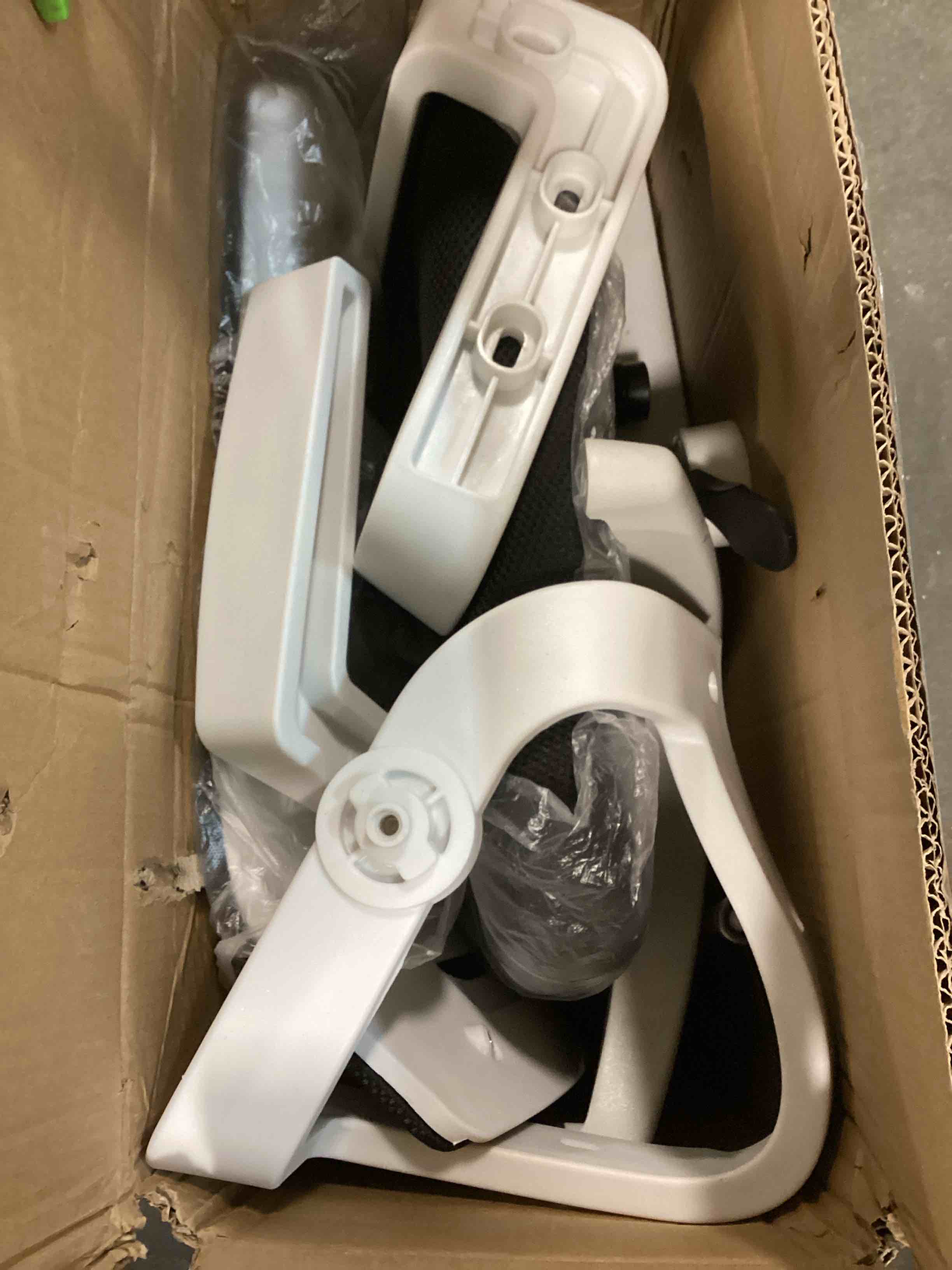 https://s3.amazonaws.com/lotting-images-prod/bidfta/GRN5924026_1709727535498.jpeg