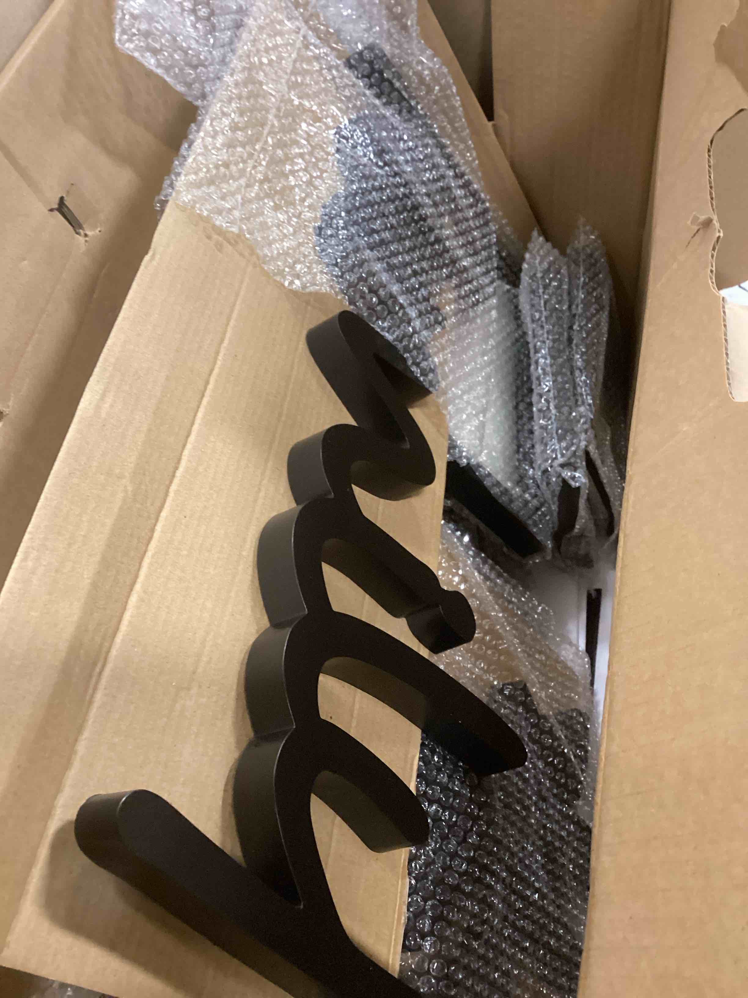 https://s3.amazonaws.com/lotting-images-prod/bidfta/GRN5924709_1710156927148.jpeg