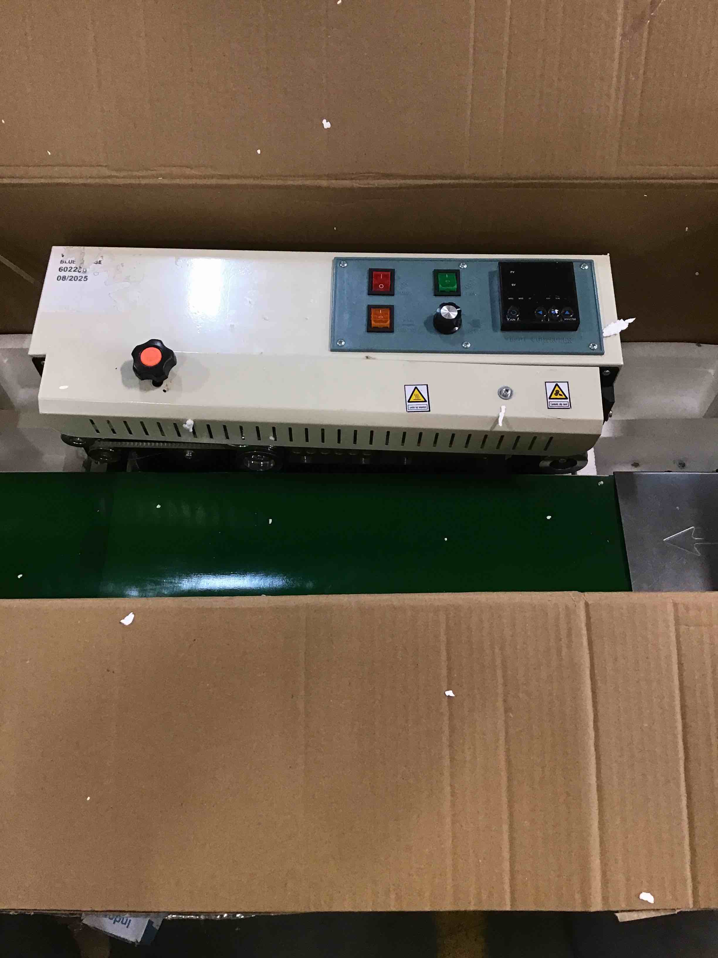 VEVOR Continuous Bag Band Sealing Machine FR900K Band Sealer Machine with Digital Temperature Control Horizontal Bag Sealer for 0.02-0.08 mm Plastic Bags Continuous Band Sealer w/Printing Function