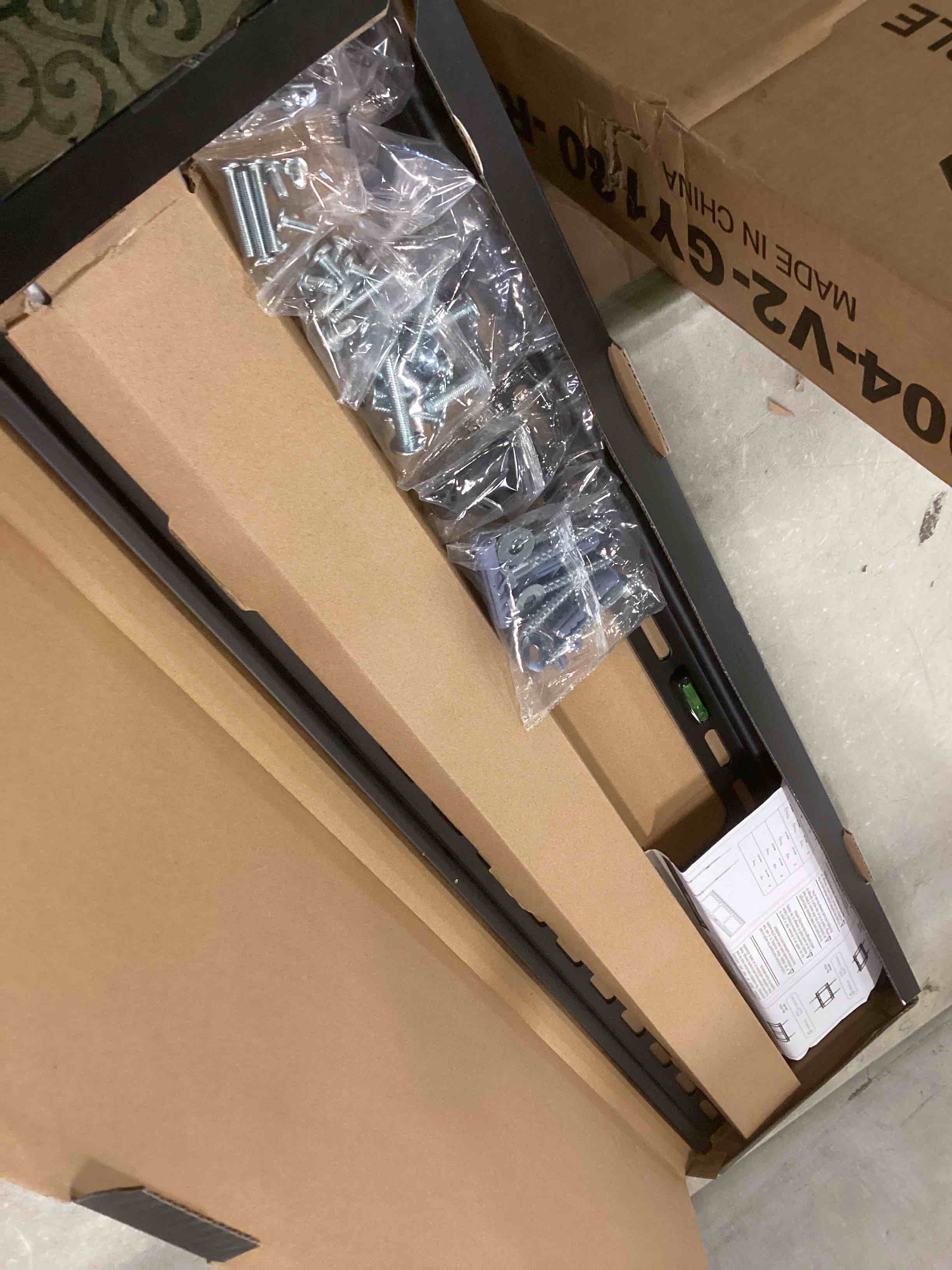 https://s3.amazonaws.com/lotting-images-prod/bidfta/GRN5927634_1710853158636.jpeg